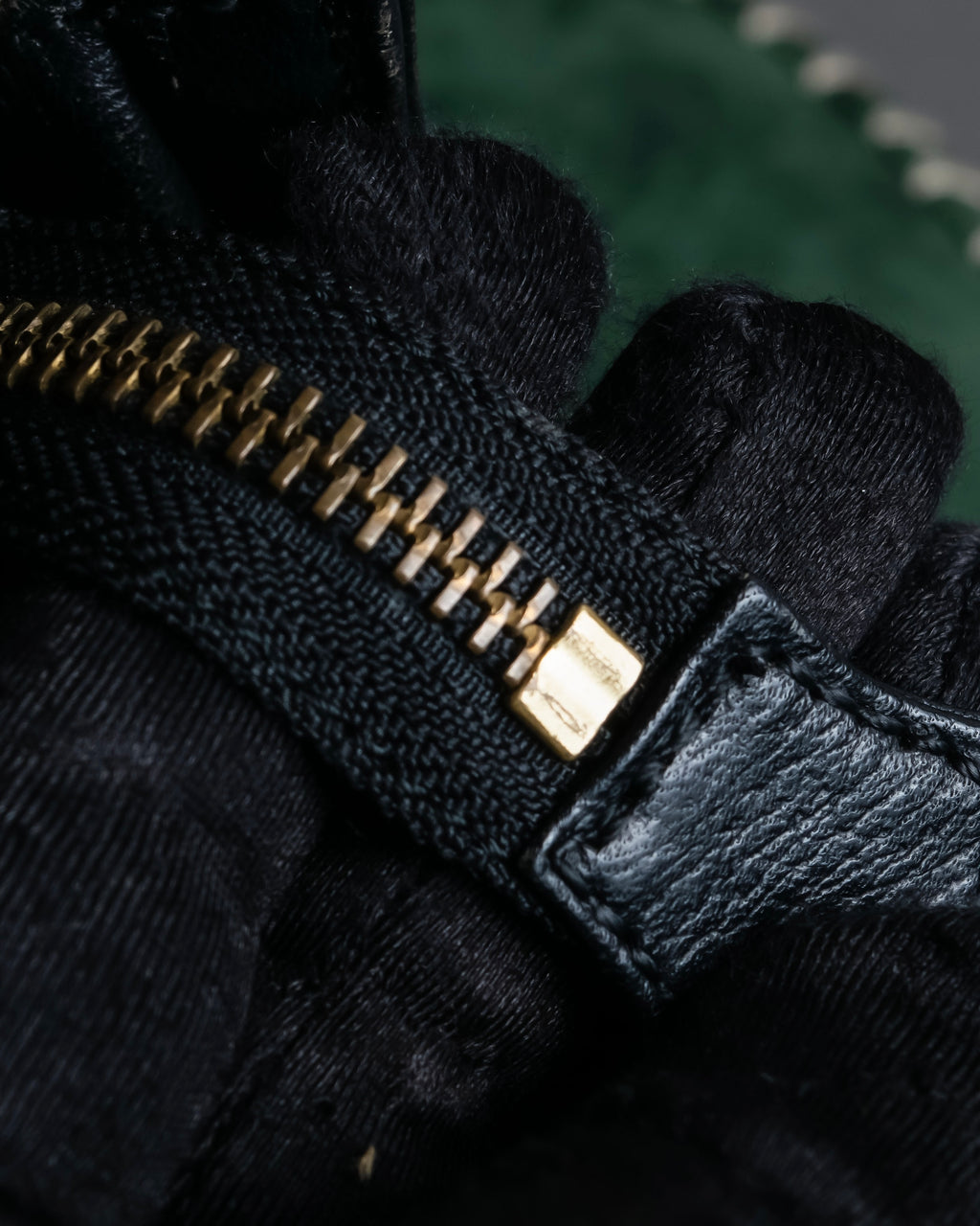 "Vivienne Westwood" Horizontal orb logo engraved hand bag