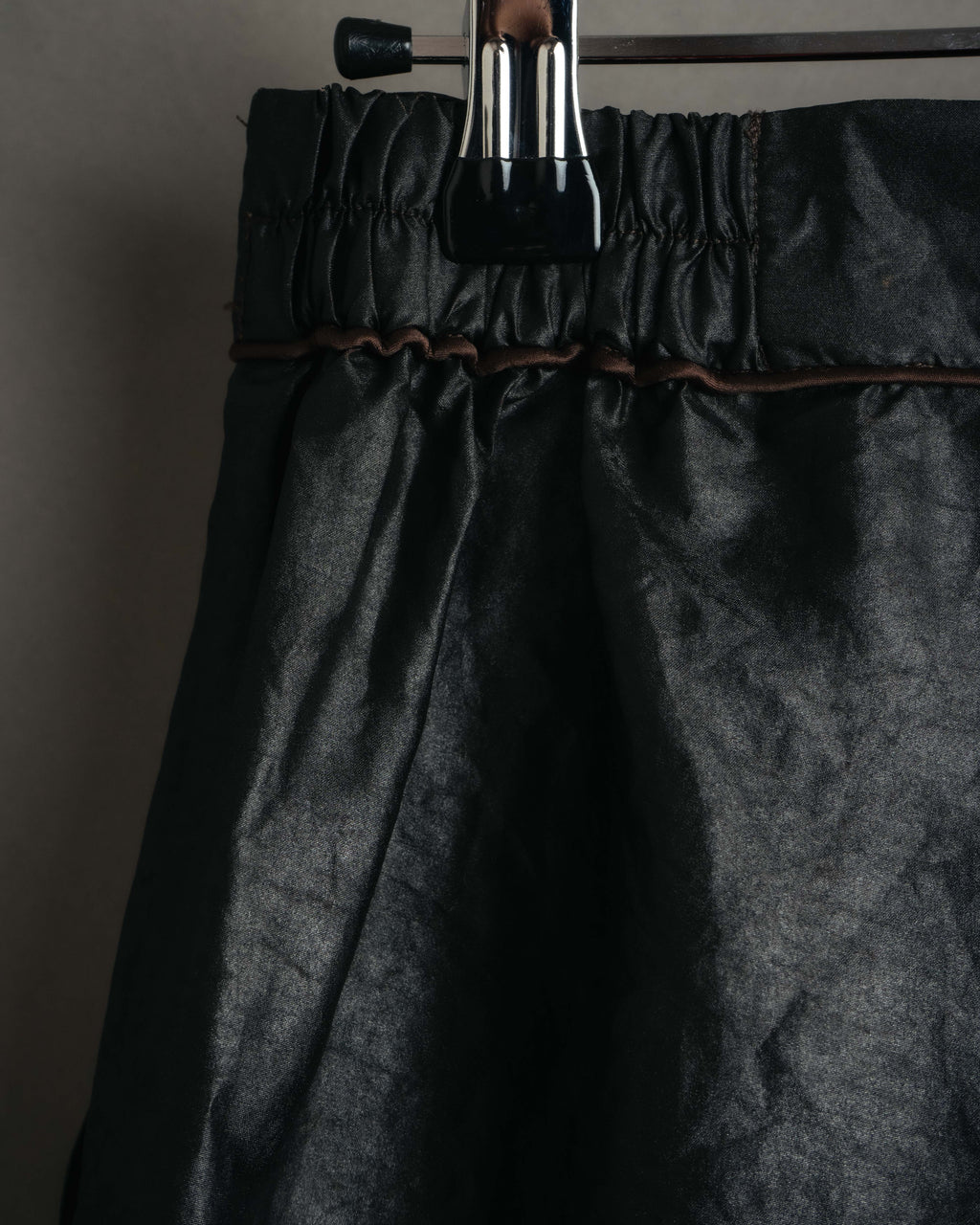 -MOOD Vintage Collections-
90’s-00’s Shiny textured wide leg trousers