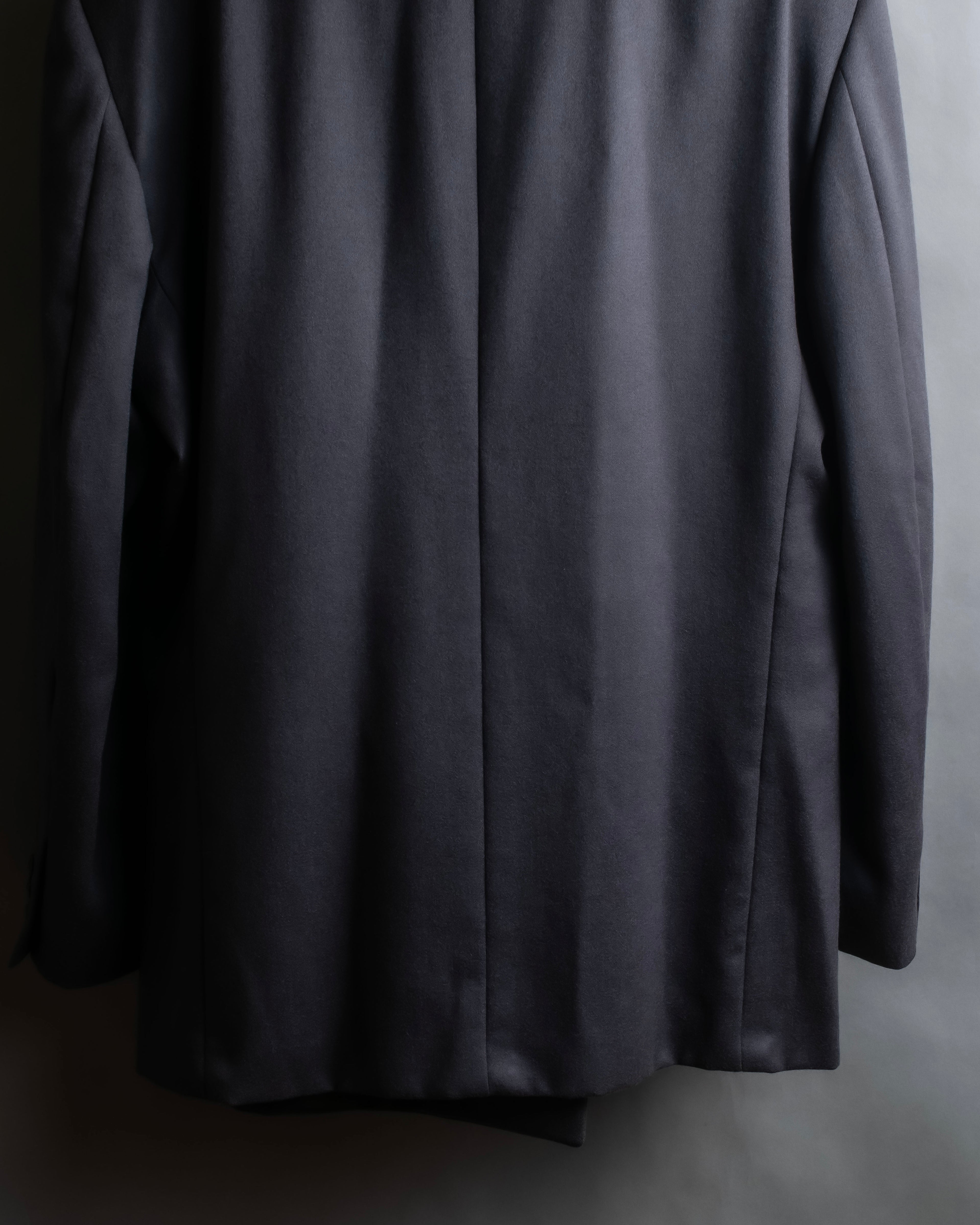 Vintage shoulder construction peak lapel tailored jacket