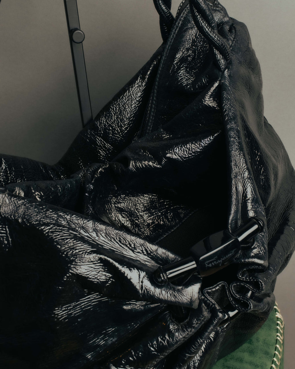 "Salvatore Ferragamo" 00's Vintage crushed patent leather braided handle hobo bag