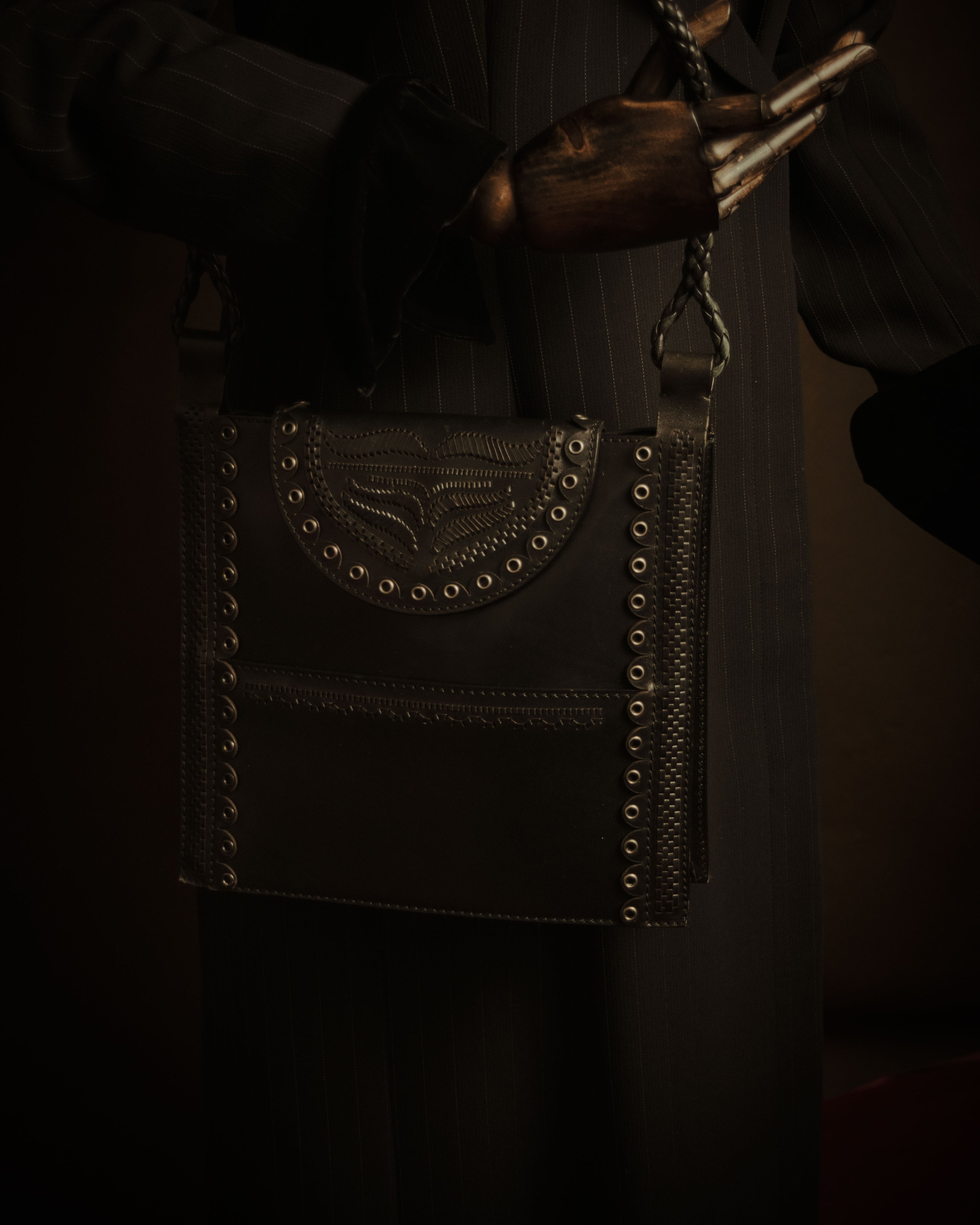 –SPECIAL– “YVES SAINT LAURENT”
2000’s Folk cutwork leather shoulder bag