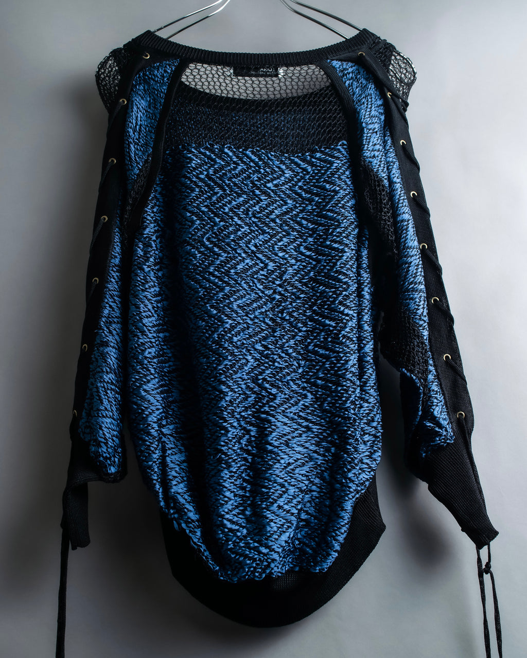 "TOGA ARCHIVES" String design mesh switching melange knit