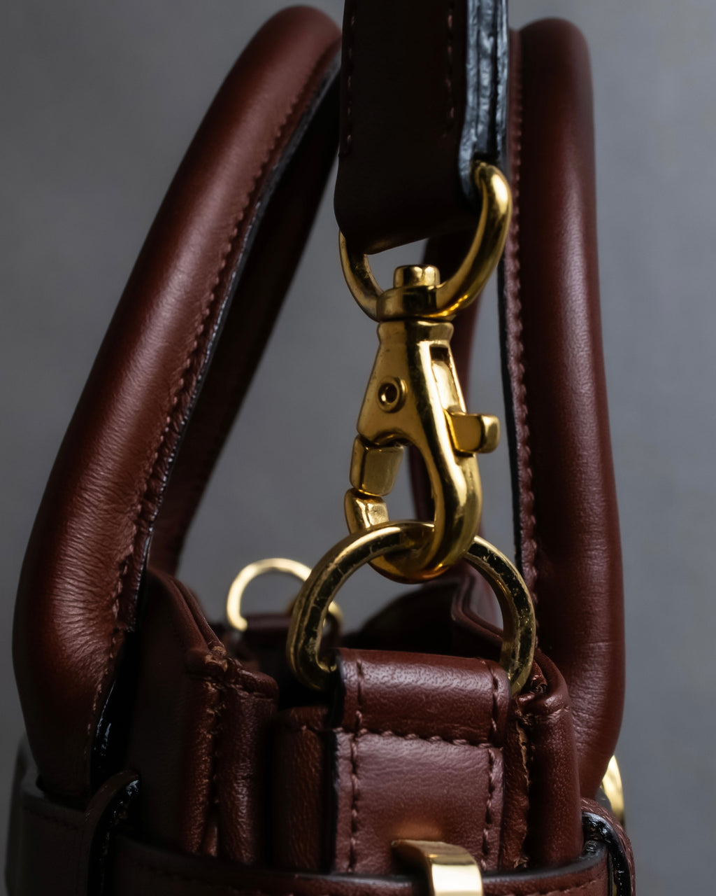 "Valentino Garavani" Reddish brown trapezoid silhouette 2way leather bag