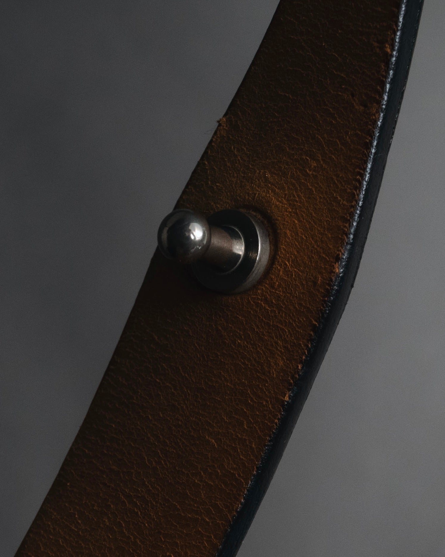 "LOEWE" 90’s-00’s double loop slit stud-fastening leather belt