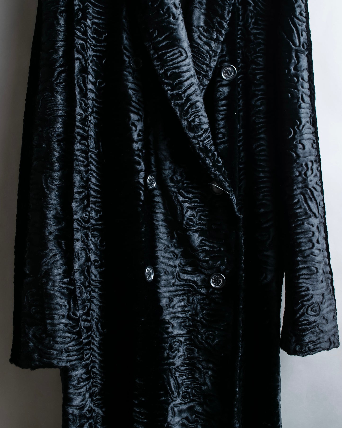 "EMPORIO ARMANI"  Dimensional wave pattern velour like chester coat