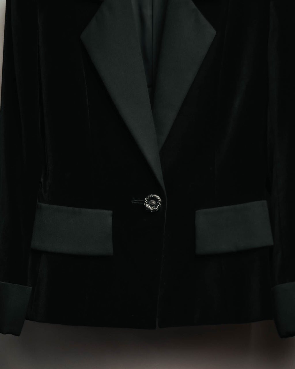 –SPECIAL– “Yves Saint Laurent” 90’s-00’s Velvet tuxedo tailored jacket