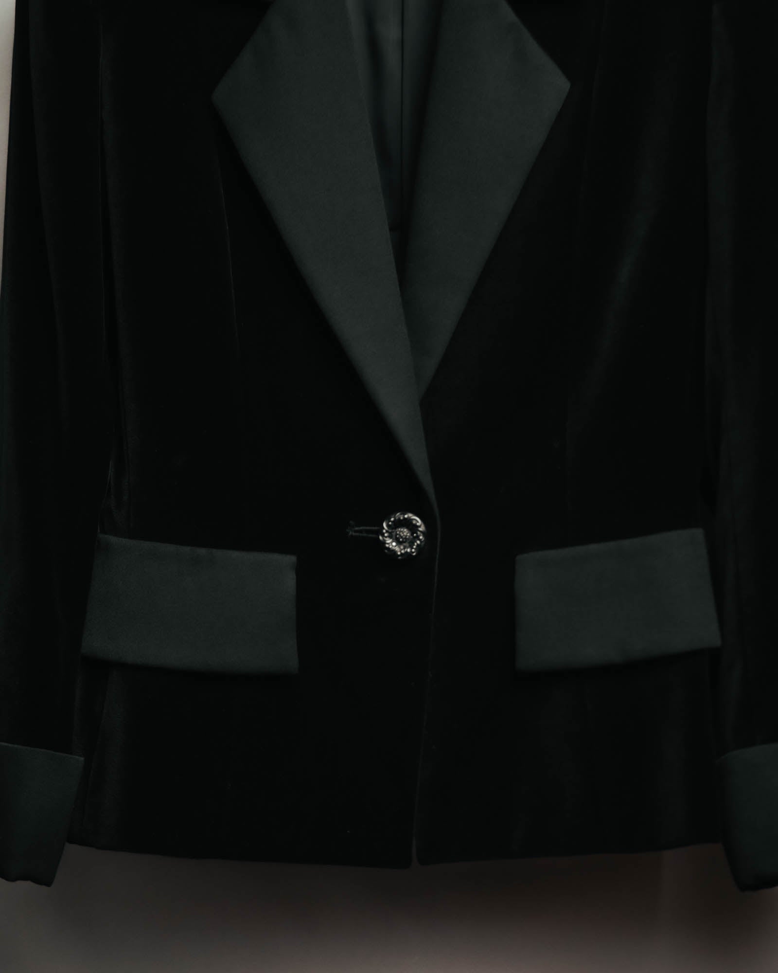 –SPECIAL– “Yves Saint Laurent” 90’s-00’s Velvet tuxedo tailored jacket