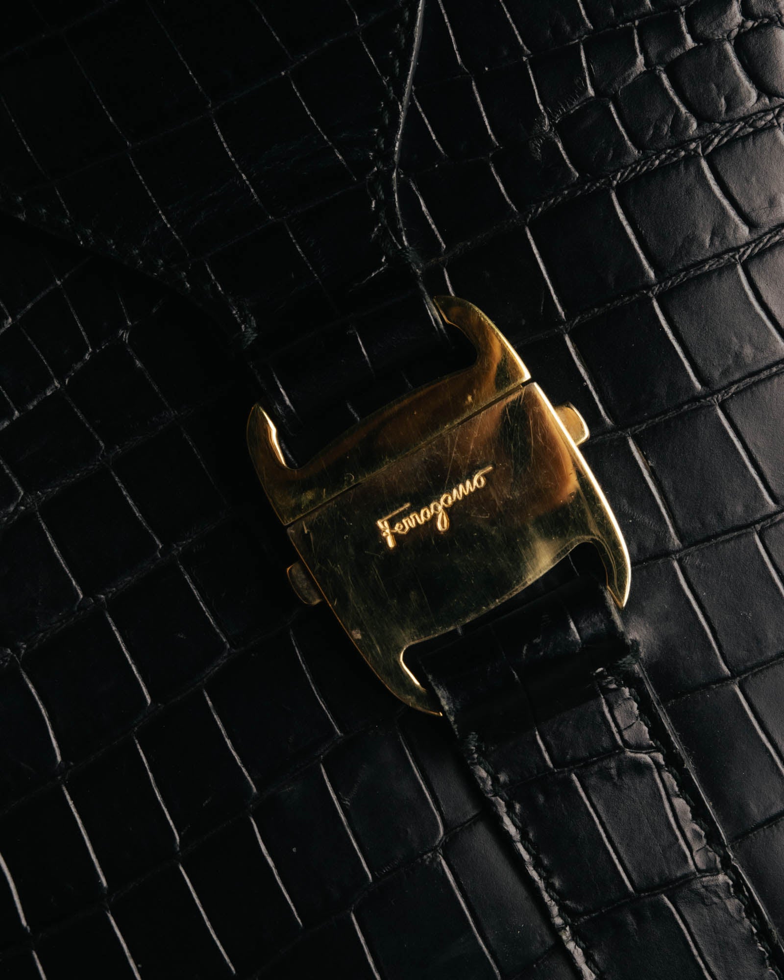 "Salvatore Ferragamo" 90's-00's Croc embossed leather shoulder bag