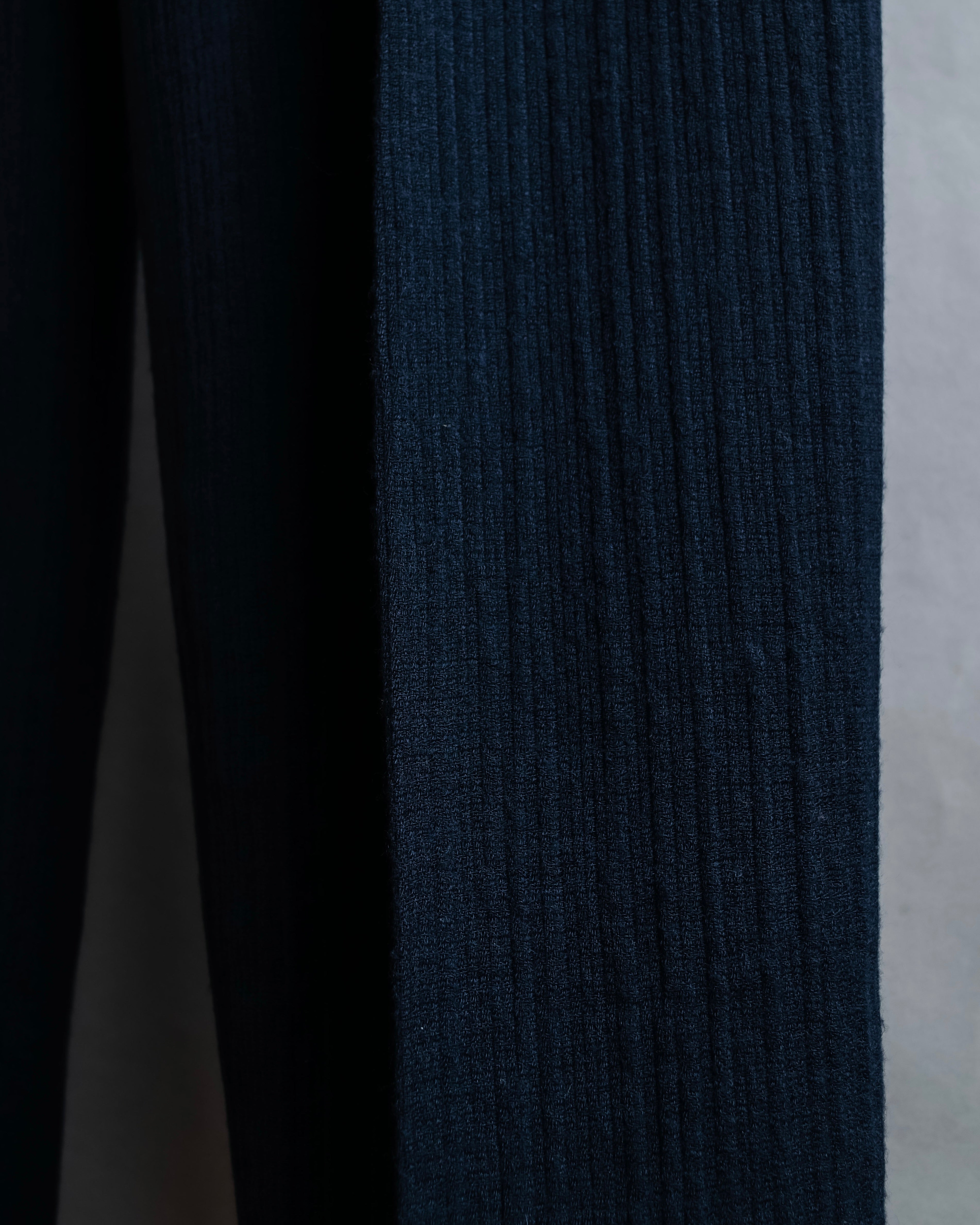 "VALENTINO GARAVANI BOUTIQUE"
Cleric design shirt jacket & tapered slacks set up