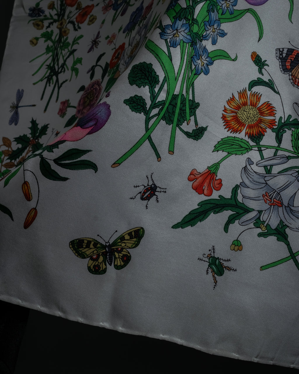 "GUCCI" 80's Flora motif vintage silk scarf