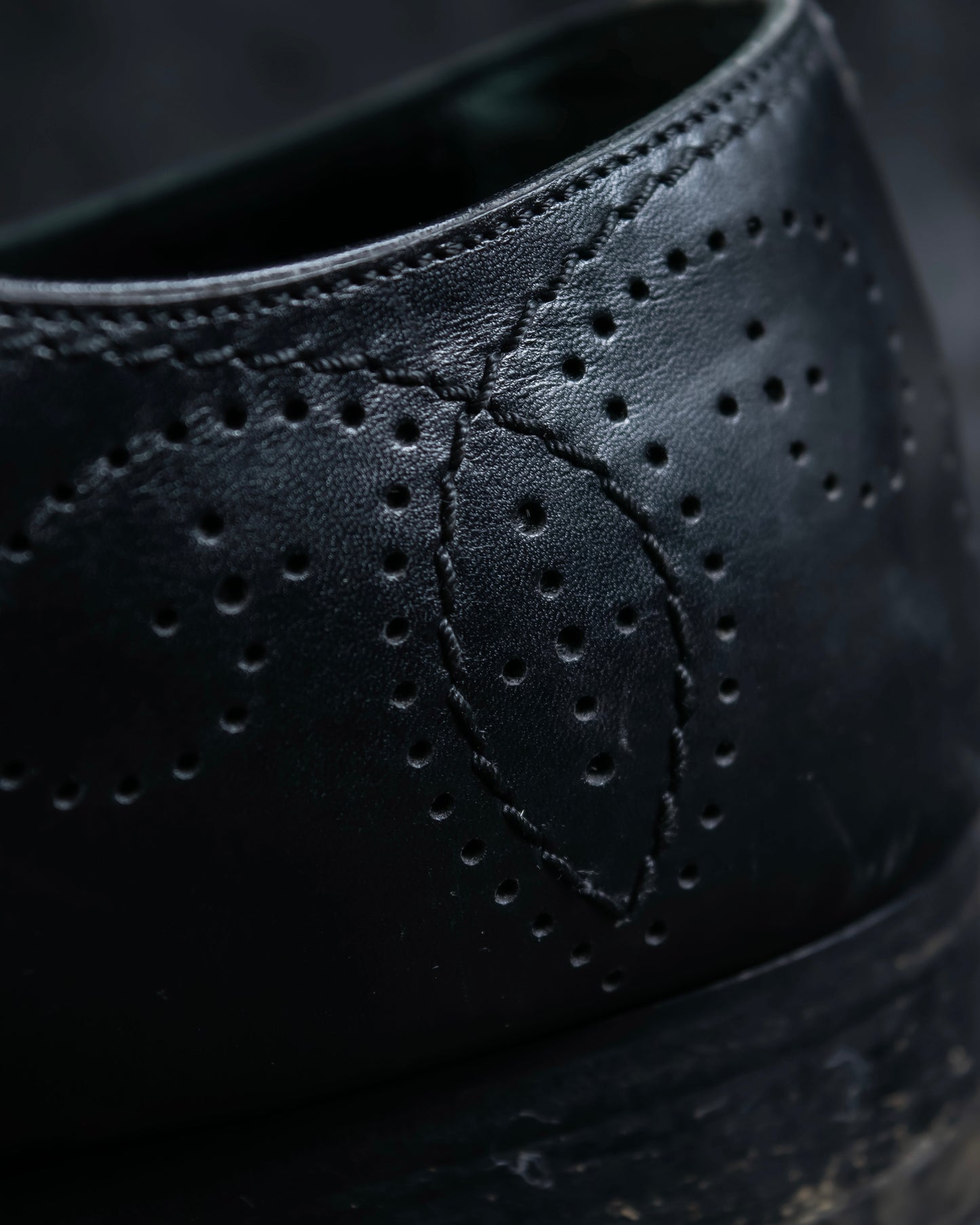 "LOUIS VUITTON" Belted hole design leather shoes