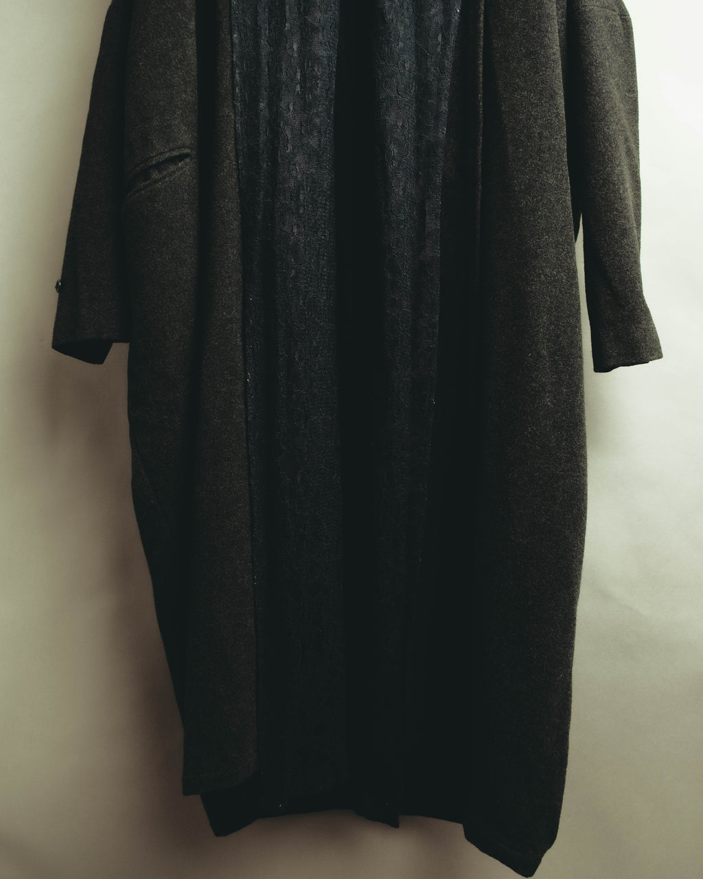 –SPECIAL– “DOLCE & GABBANA” 90’s Lace-trimmed shawl-collar wool robe coat