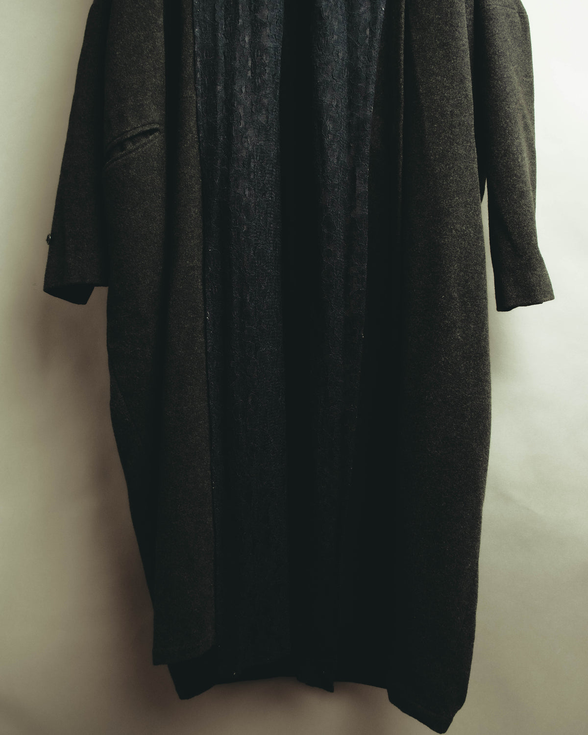 –SPECIAL– “DOLCE & GABBANA” 90’s Lace-trimmed shawl-collar wool robe coat