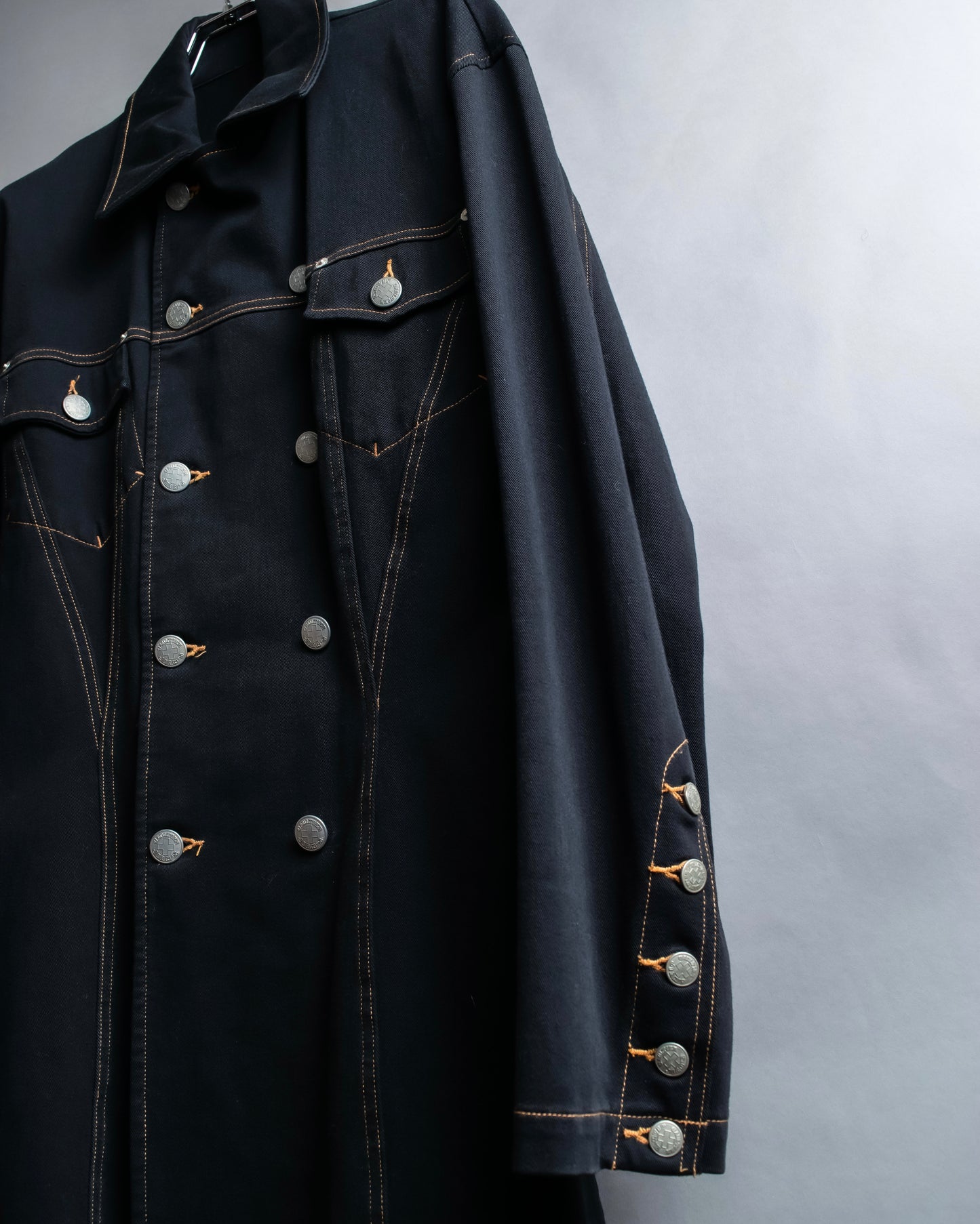 "JEAN PAUL GAULTIER JEANS"
Military detail stitching denim coat