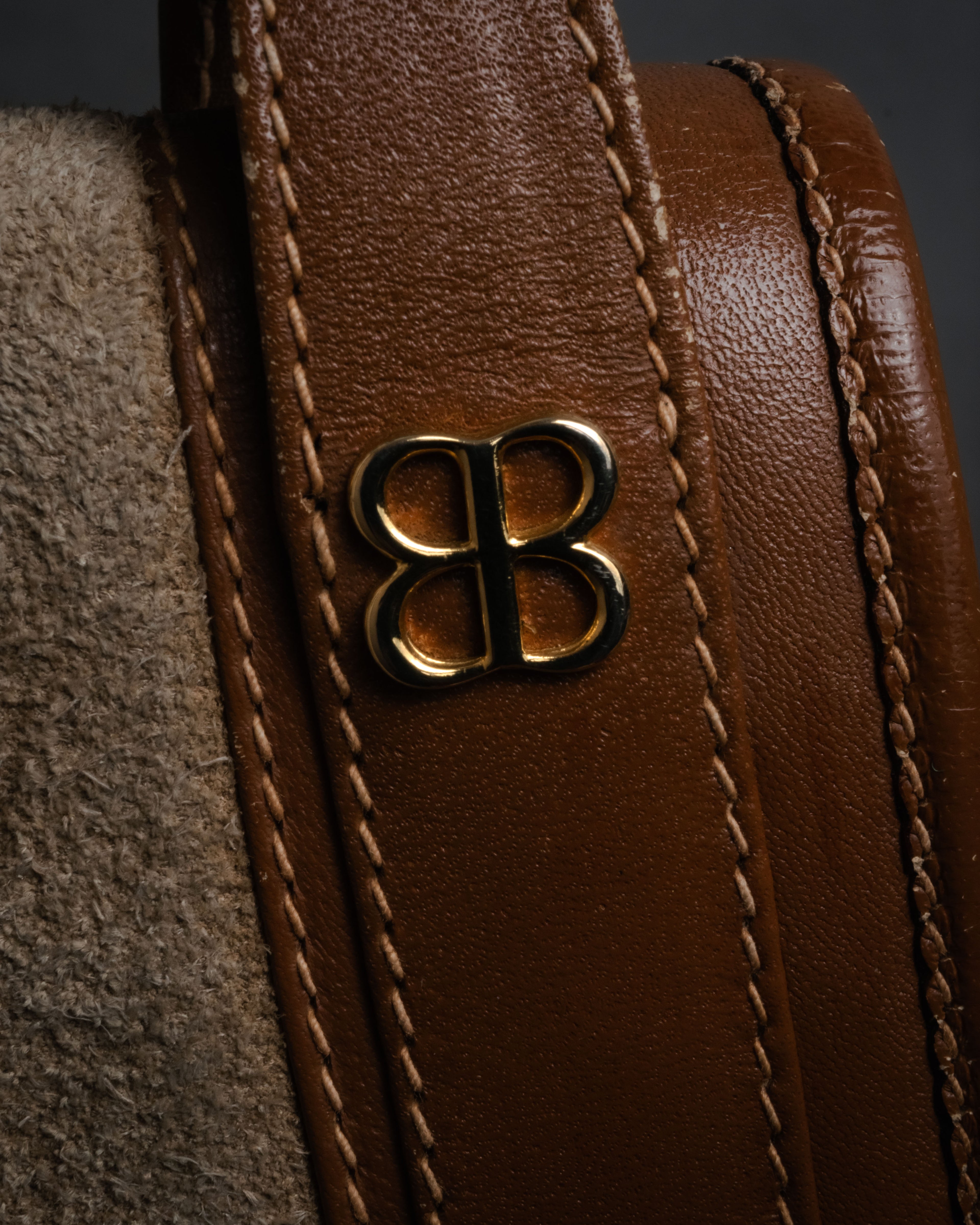 “BALENCIAGA” 70’s-80’s Suede accordion shoulder bag