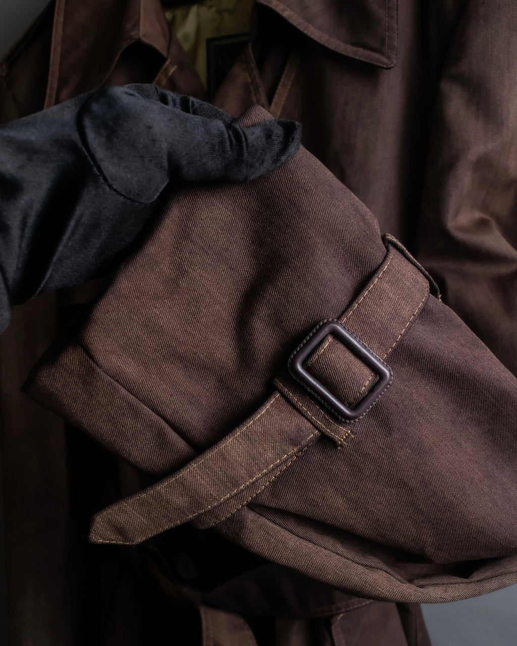 "CHRISTIAN DIOR MONSIEUR"
 Dark brown oversized trench coat