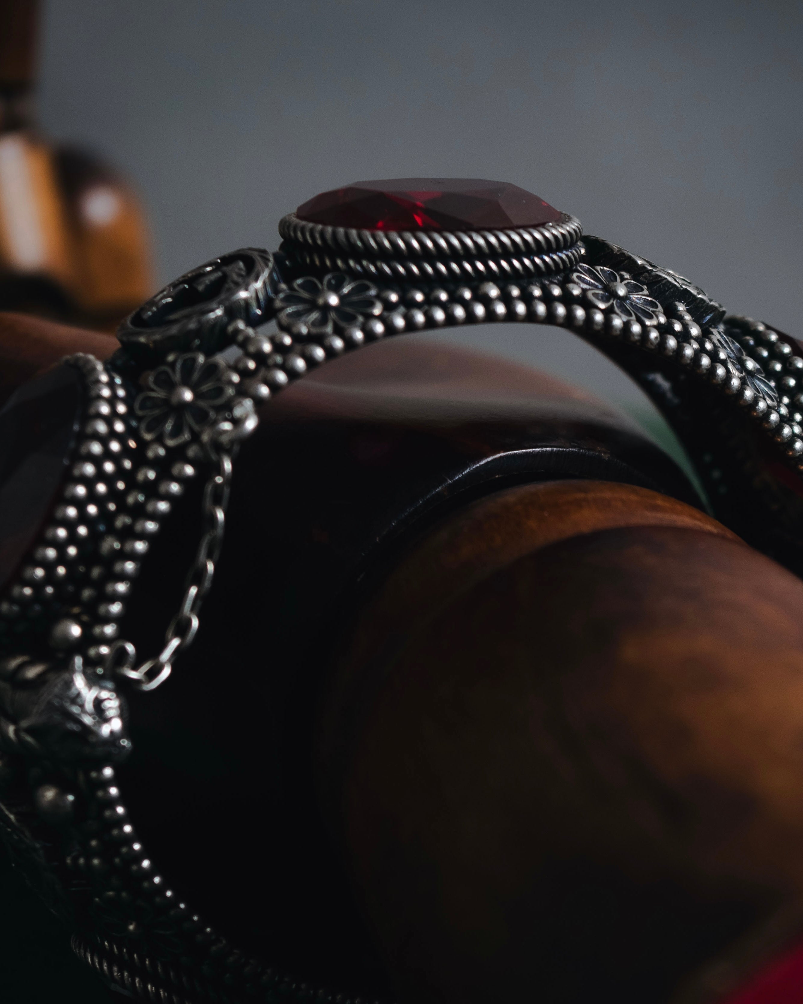 –SPECIAL– "GUCCI" 17-22’s Ornate crystal set hinged bangle