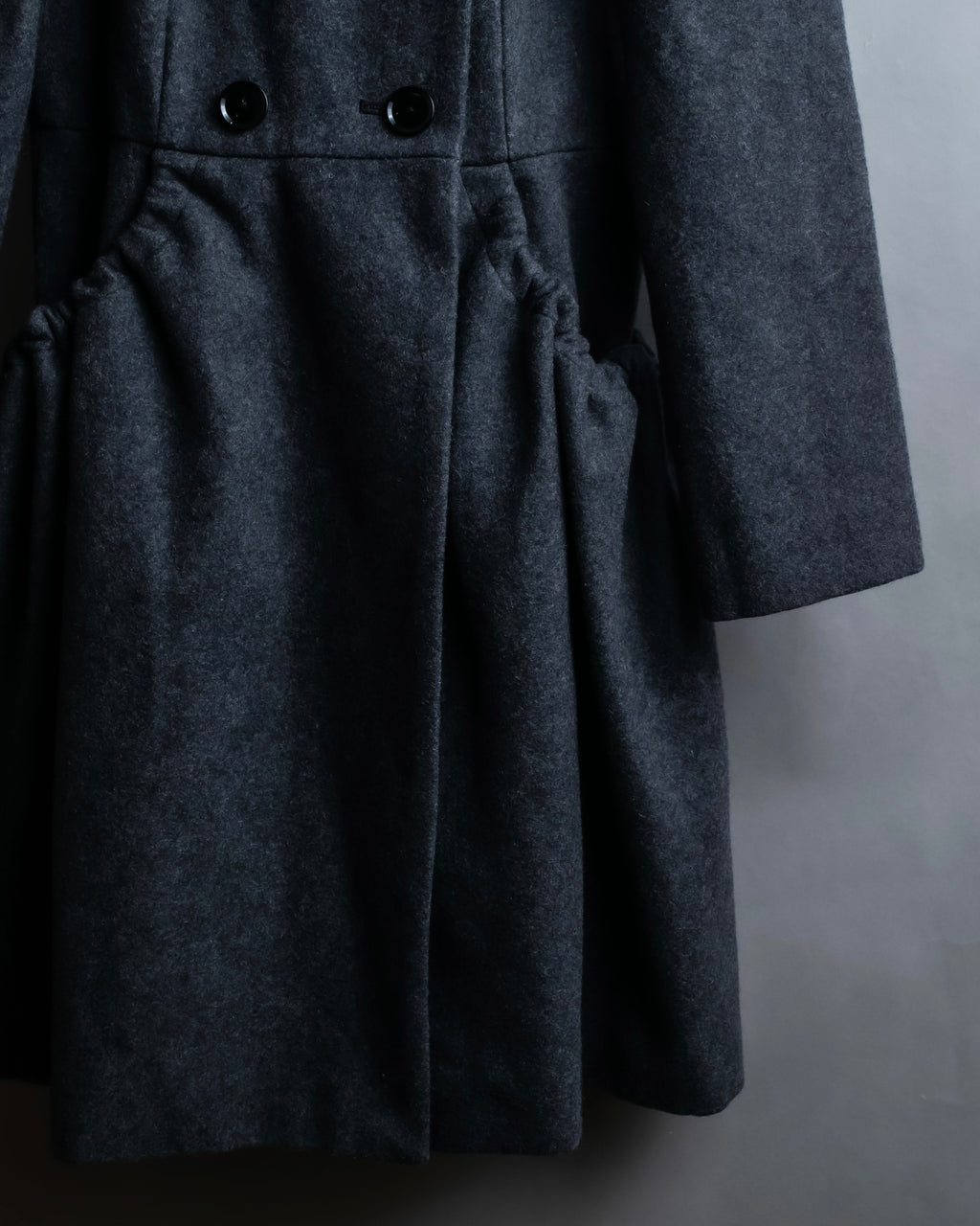 "Chloe" Gathered waist round collar coat