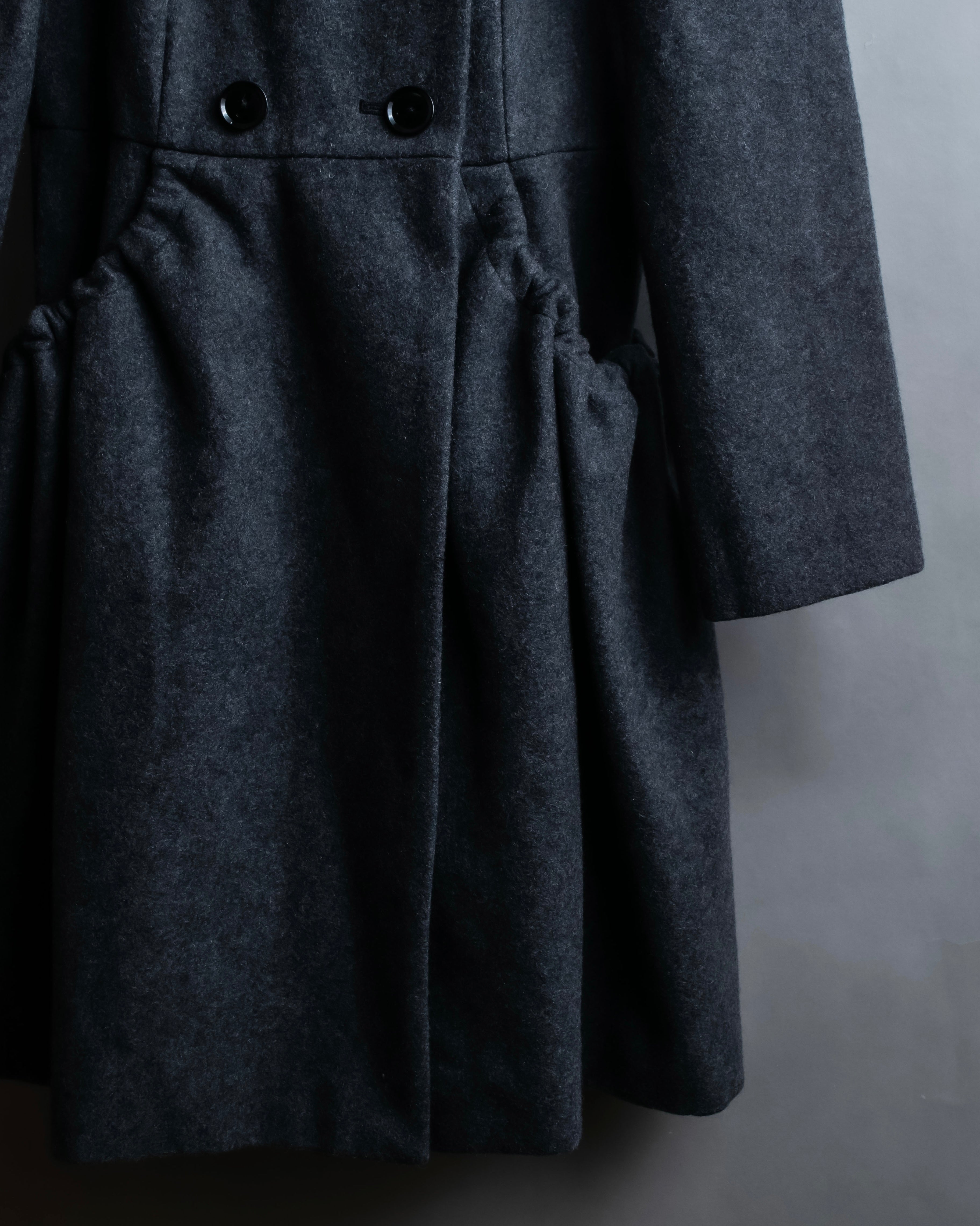 "Chloe" Gathered waist round collar coat