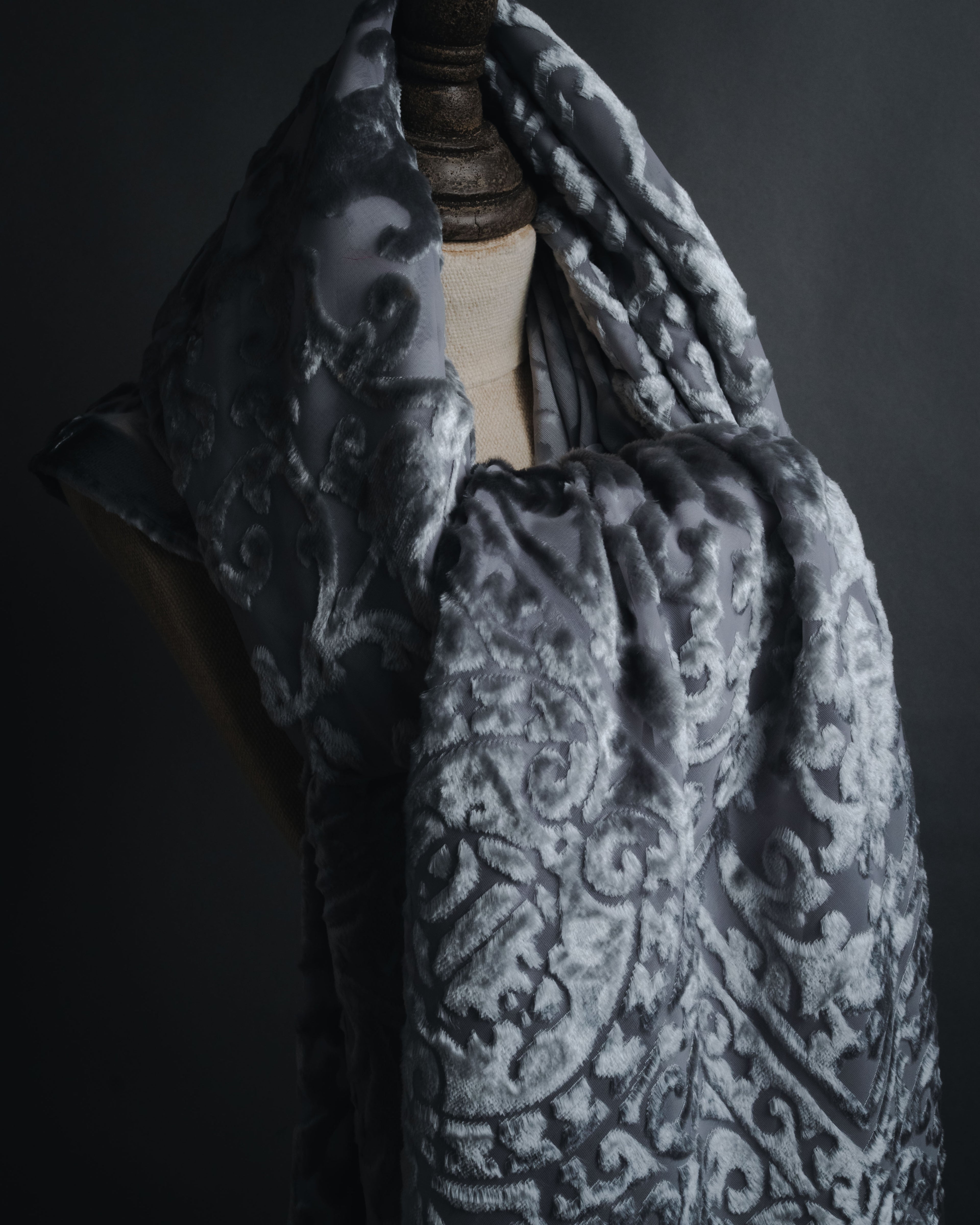 "Christian Dior" 80’s-90’s Burnout velvet arabesque logo stole