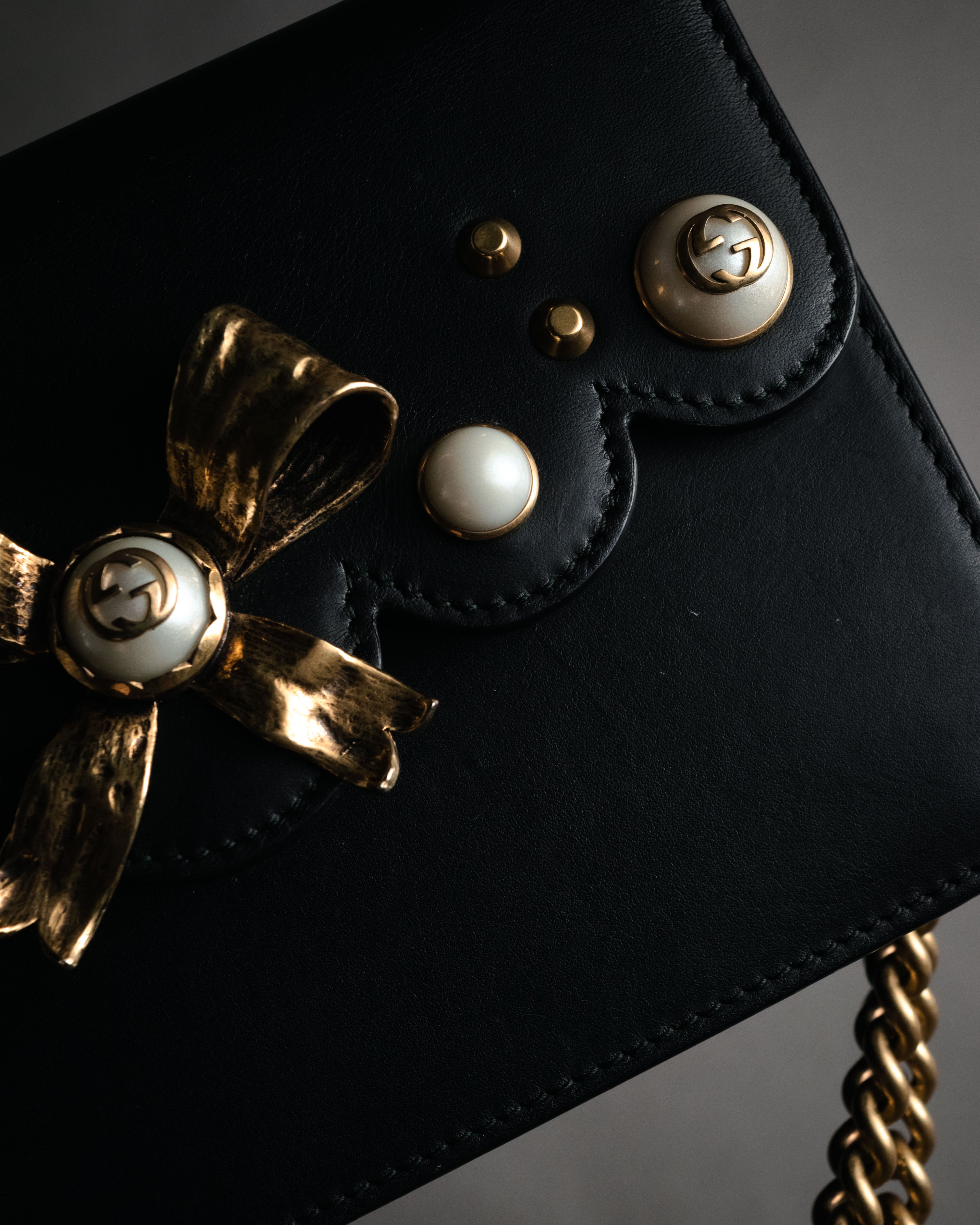 –SPECIAL– “GUCCI”
2016-2022 Bow embellished chain shoulder bag