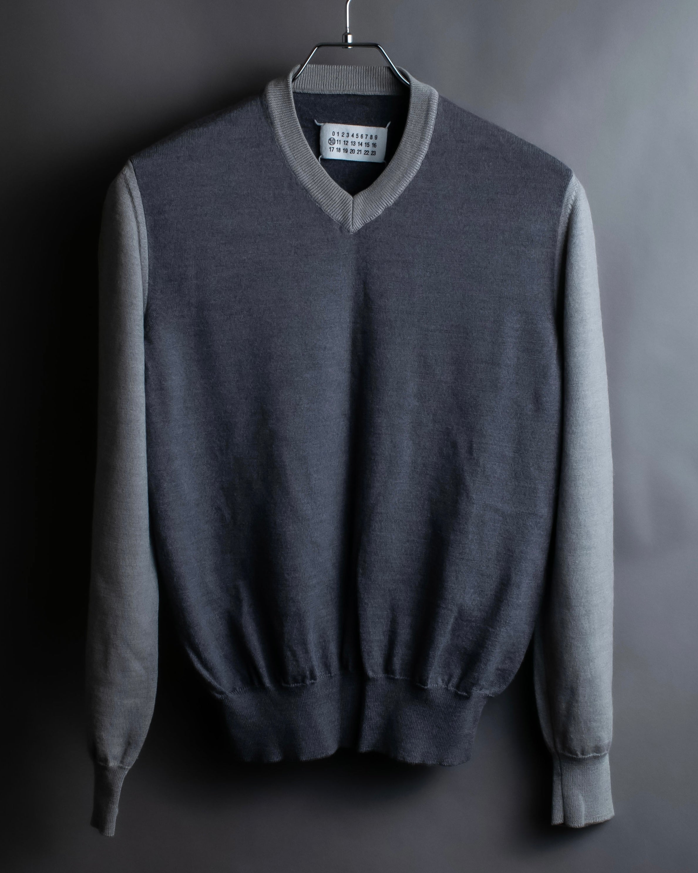 "Maison Martin Margiela" 2008SS two-tone V-neck knit