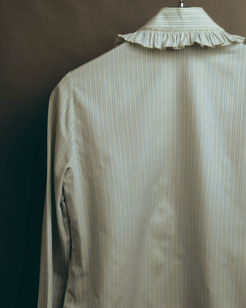 -SPECIAL- “GUCCI” 2017-2019 Floral embroidered ruffled striped shirt