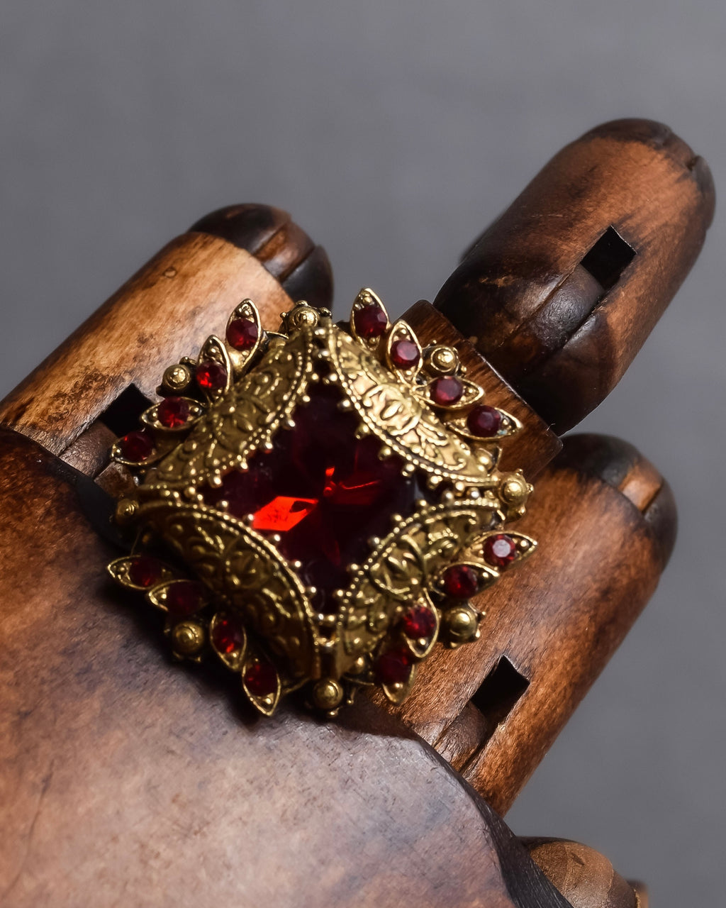 "Vintage glass stone top golden ring"