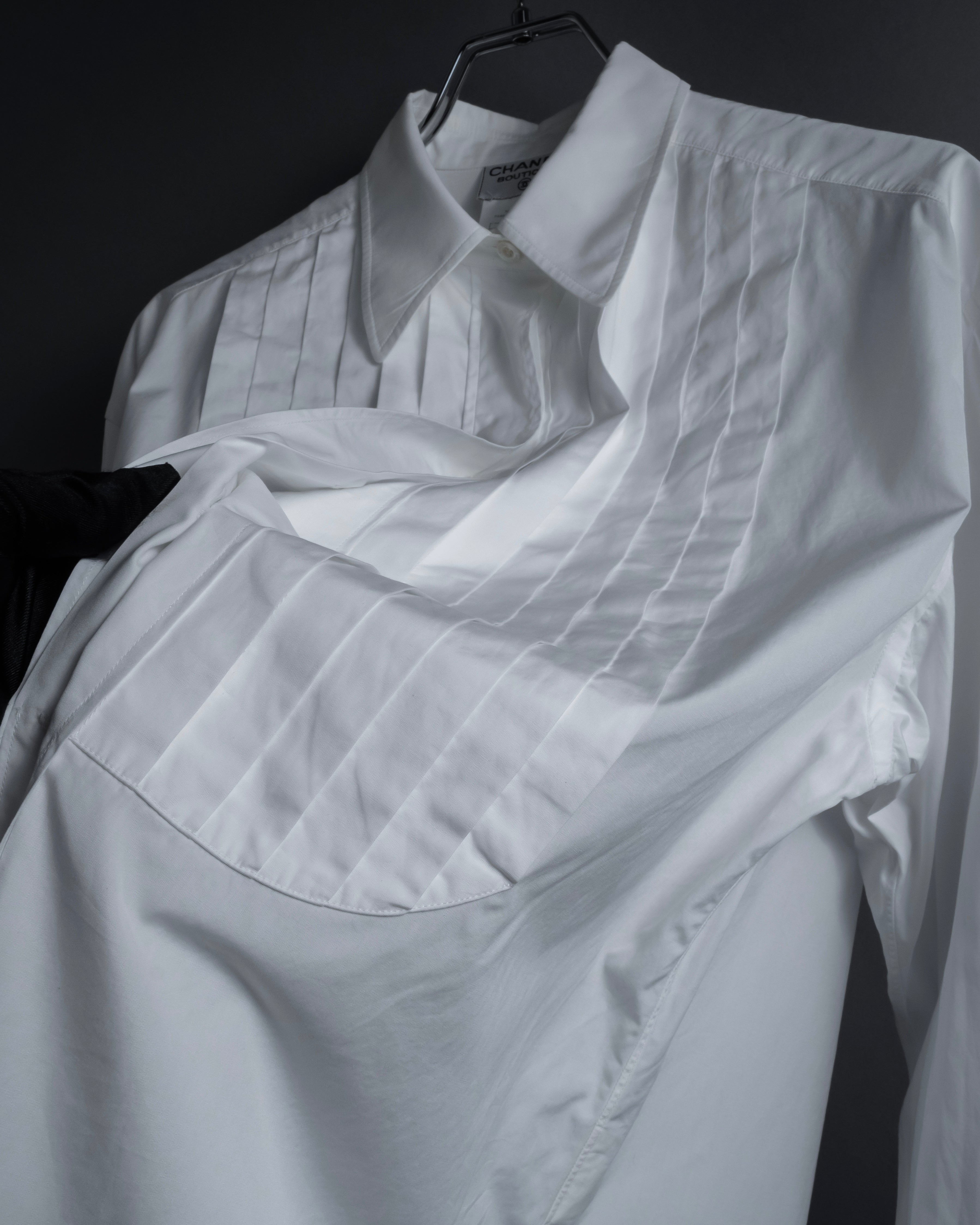 "CHANEL" 96's Spring collection tuck pleats shirt