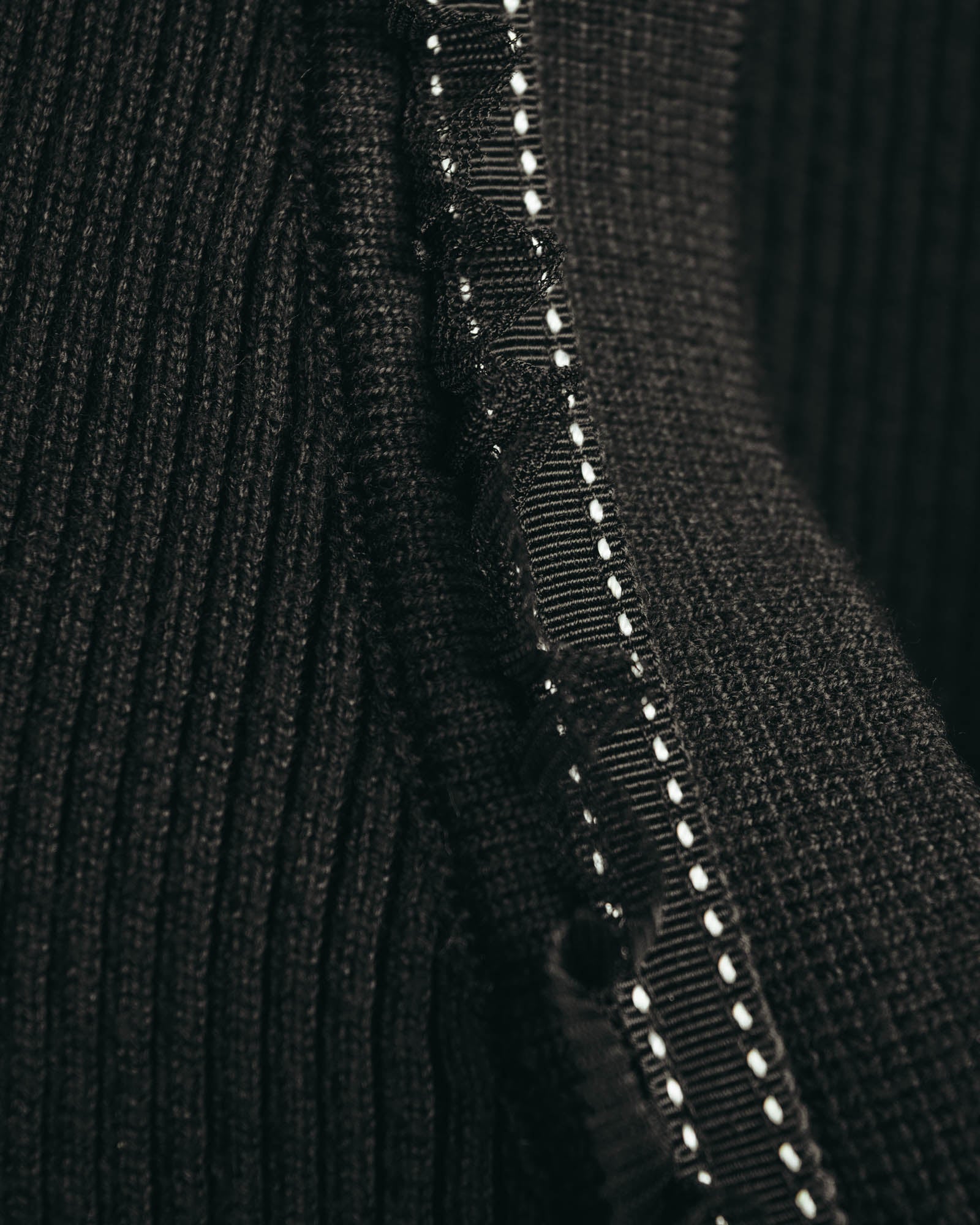 “VALENTINO ROMA” 00’s-10’s Rib knit frilled cardigan