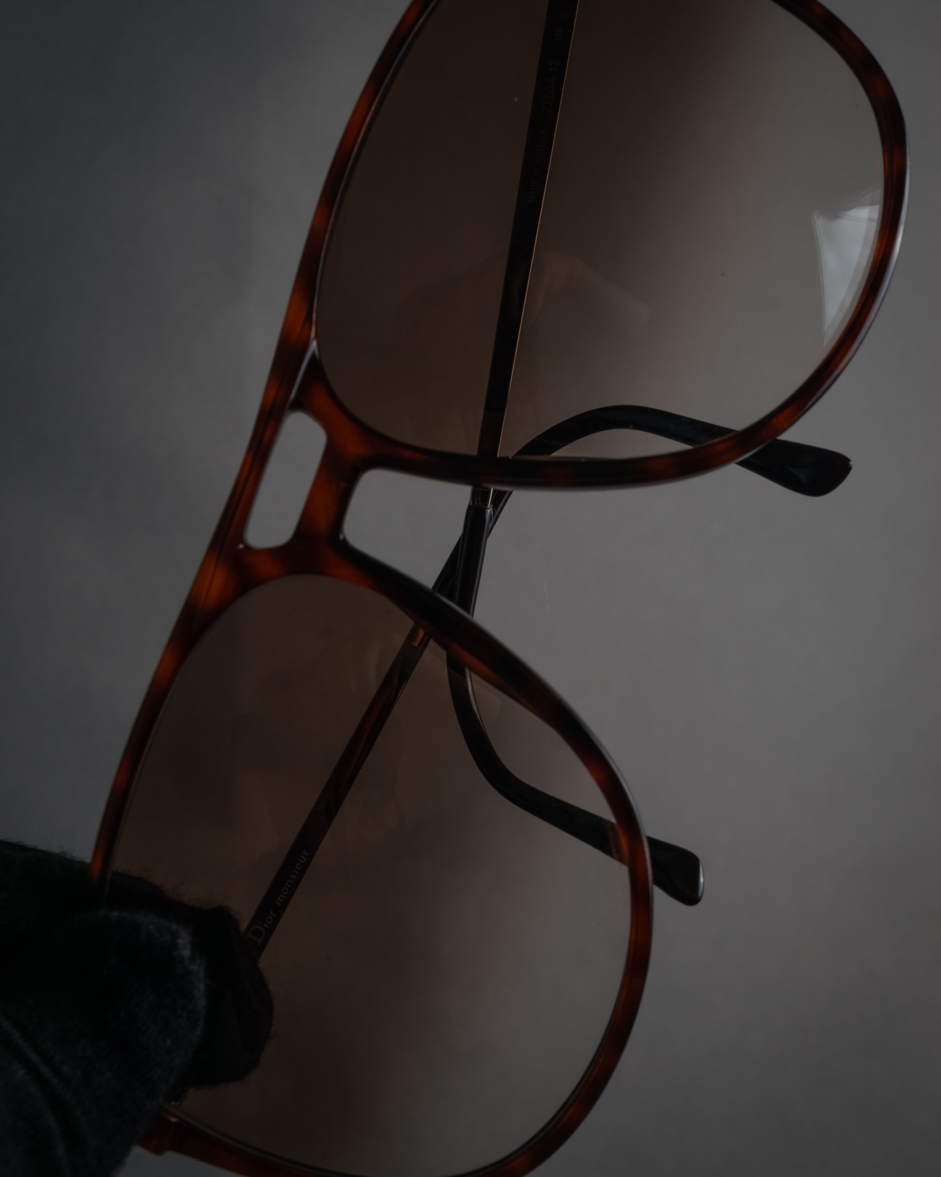 “Christian Dior MONSIEUR”
80’s Oversized aviator sunglasses