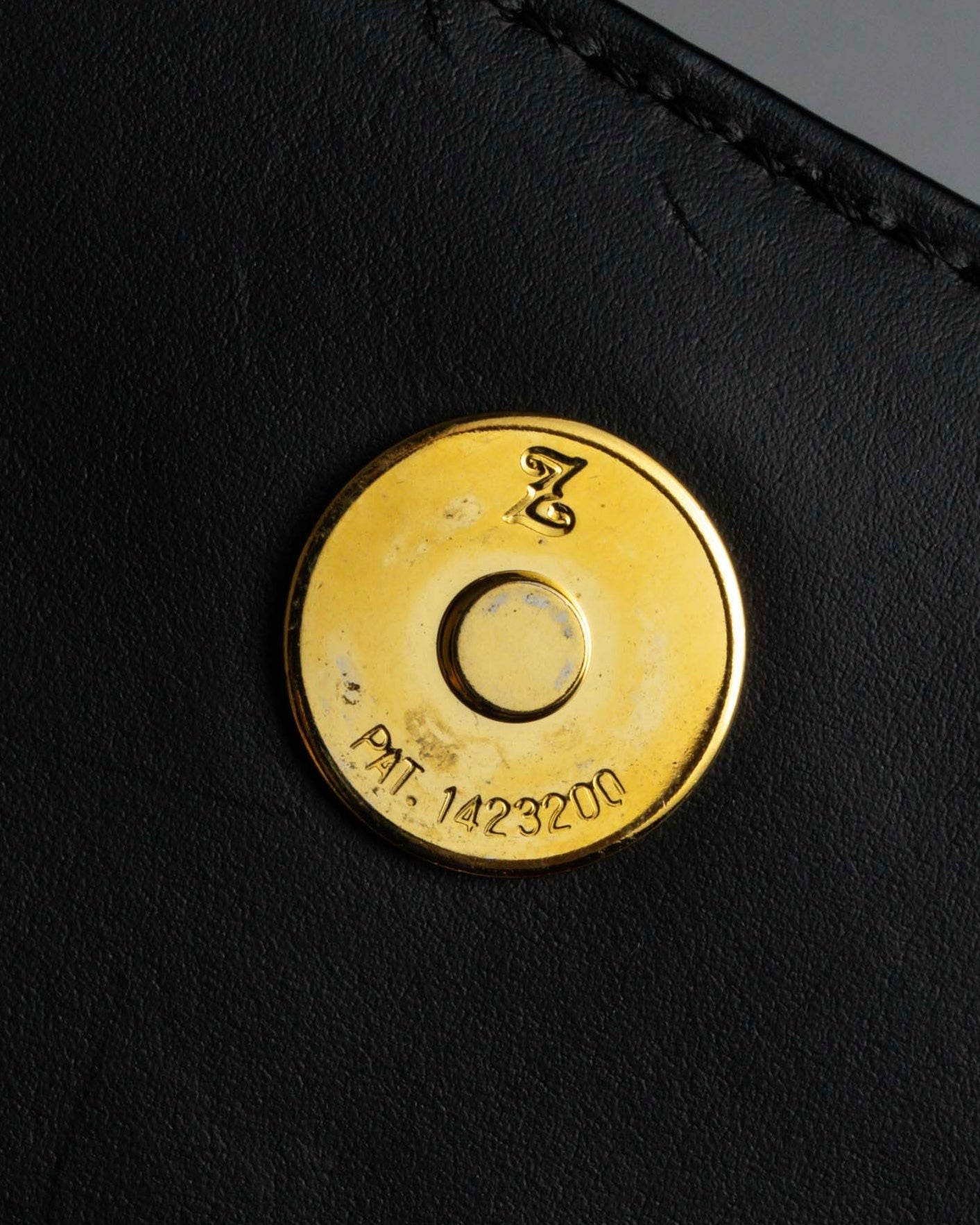 "BURBERRY" Combination leather design check pattern one-shoulder bag