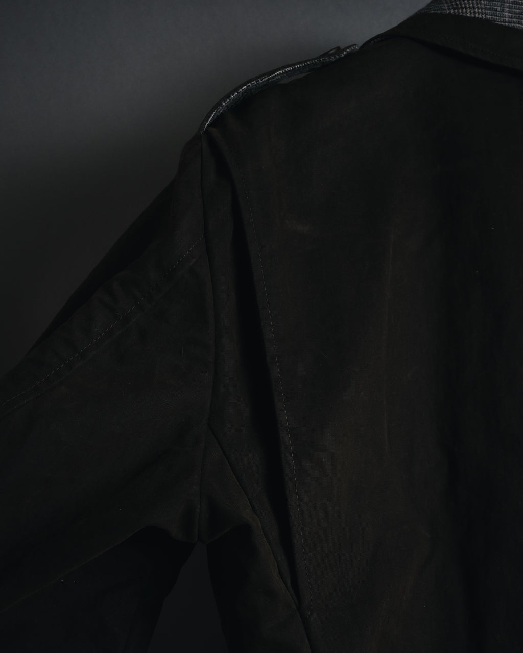 "DOLCE & GABBANA" 00’s resin coated patch detail belted coat