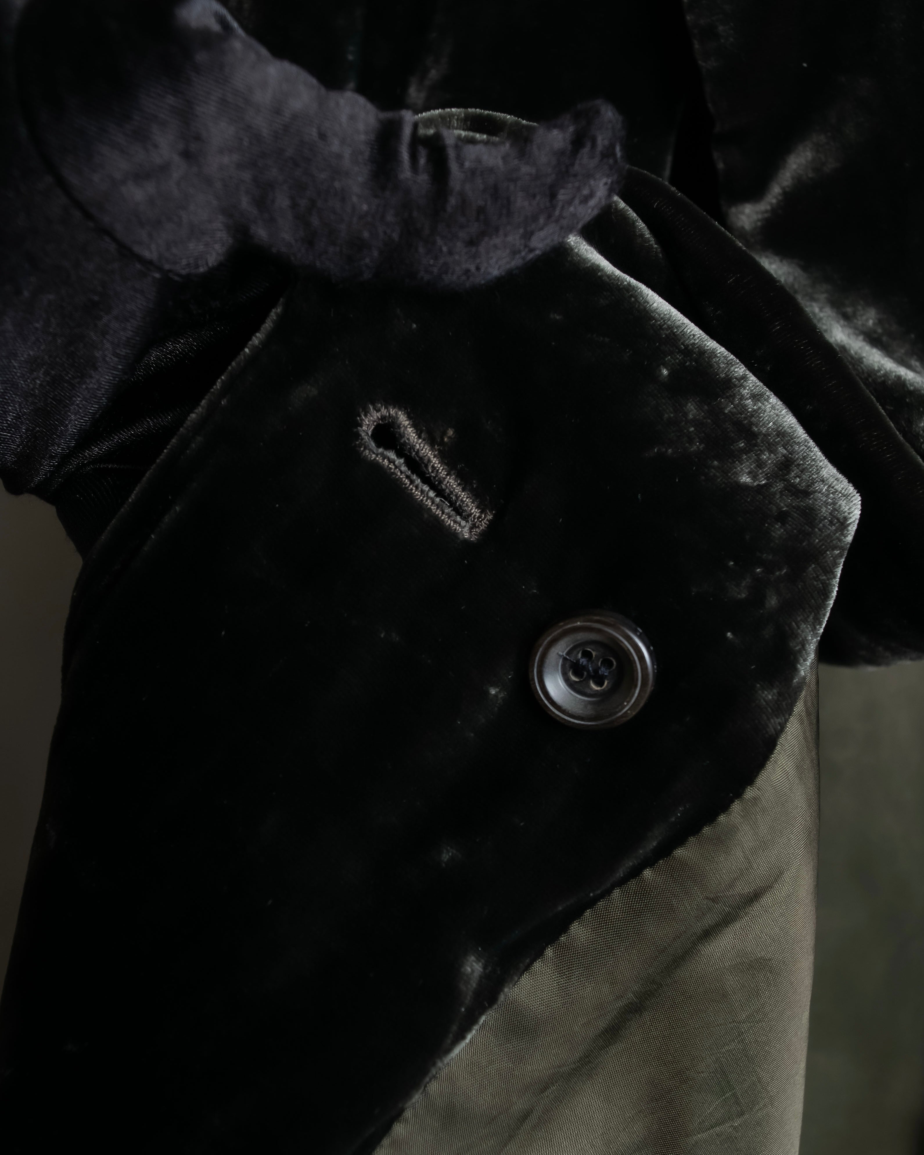 "FERAUD" Vintage velour glossy black tailored jacket