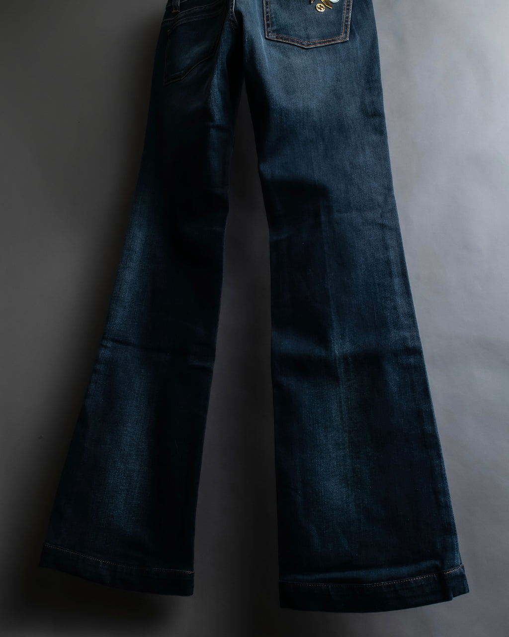 Pantalones de mezclilla con lavado de libélula de GUCCI