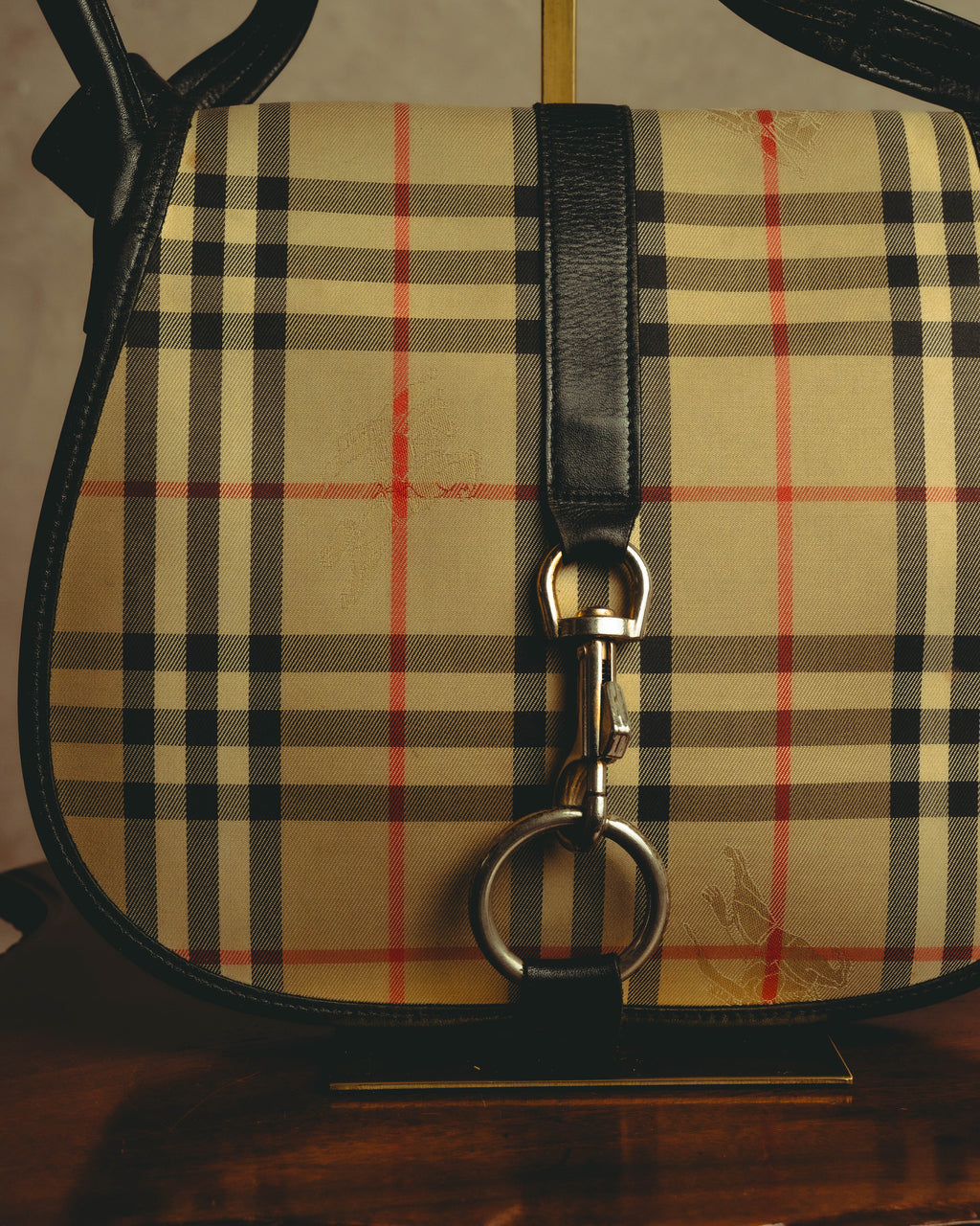 “Burberrys” 80’s-90’s Shadow horse check saddle shoulder bag