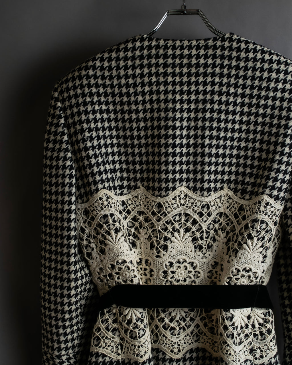 "Valentino Garavani" Houndstooth pattern lace velvet design set up