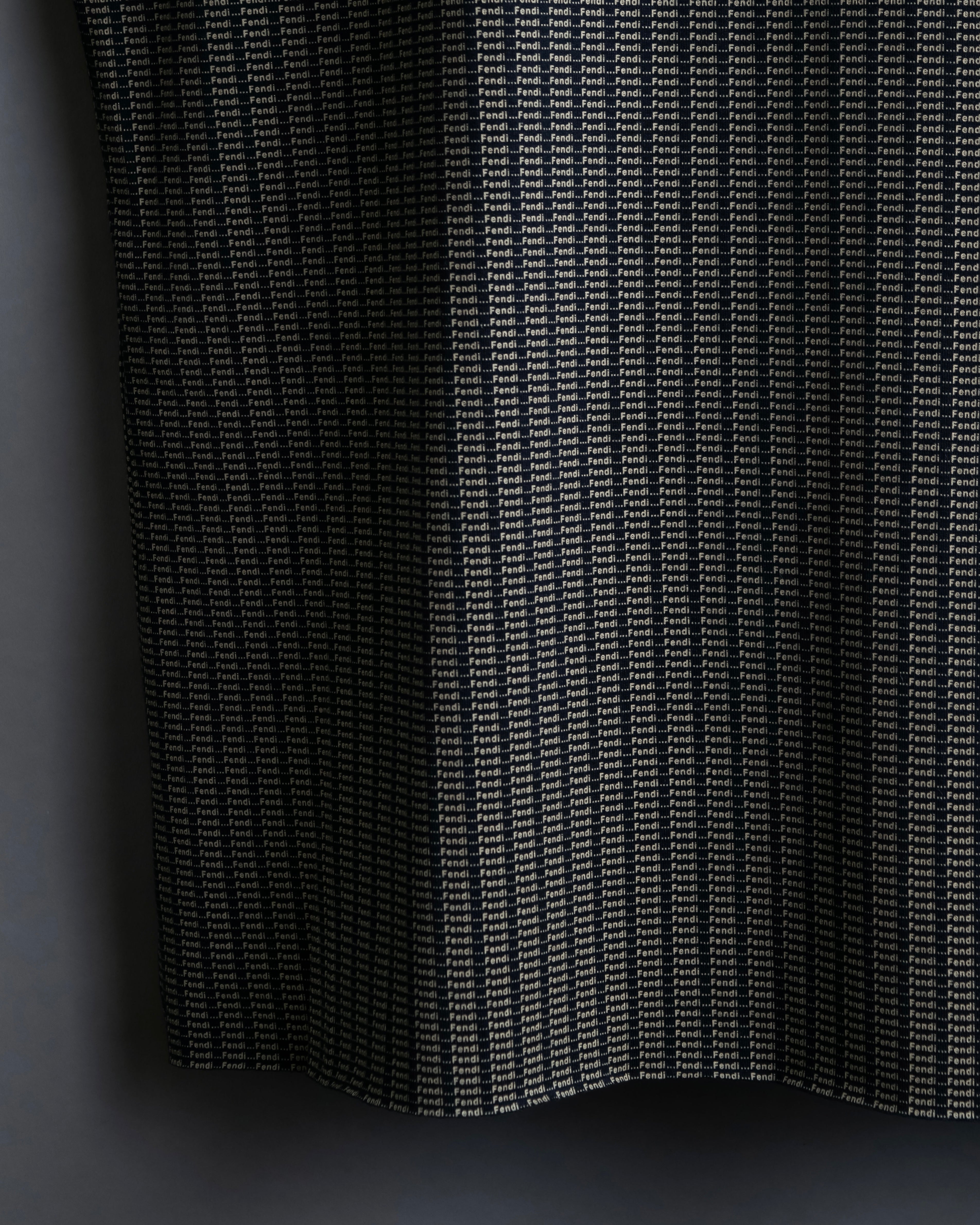 "FENDI" Logo print V-neck sleeveless top