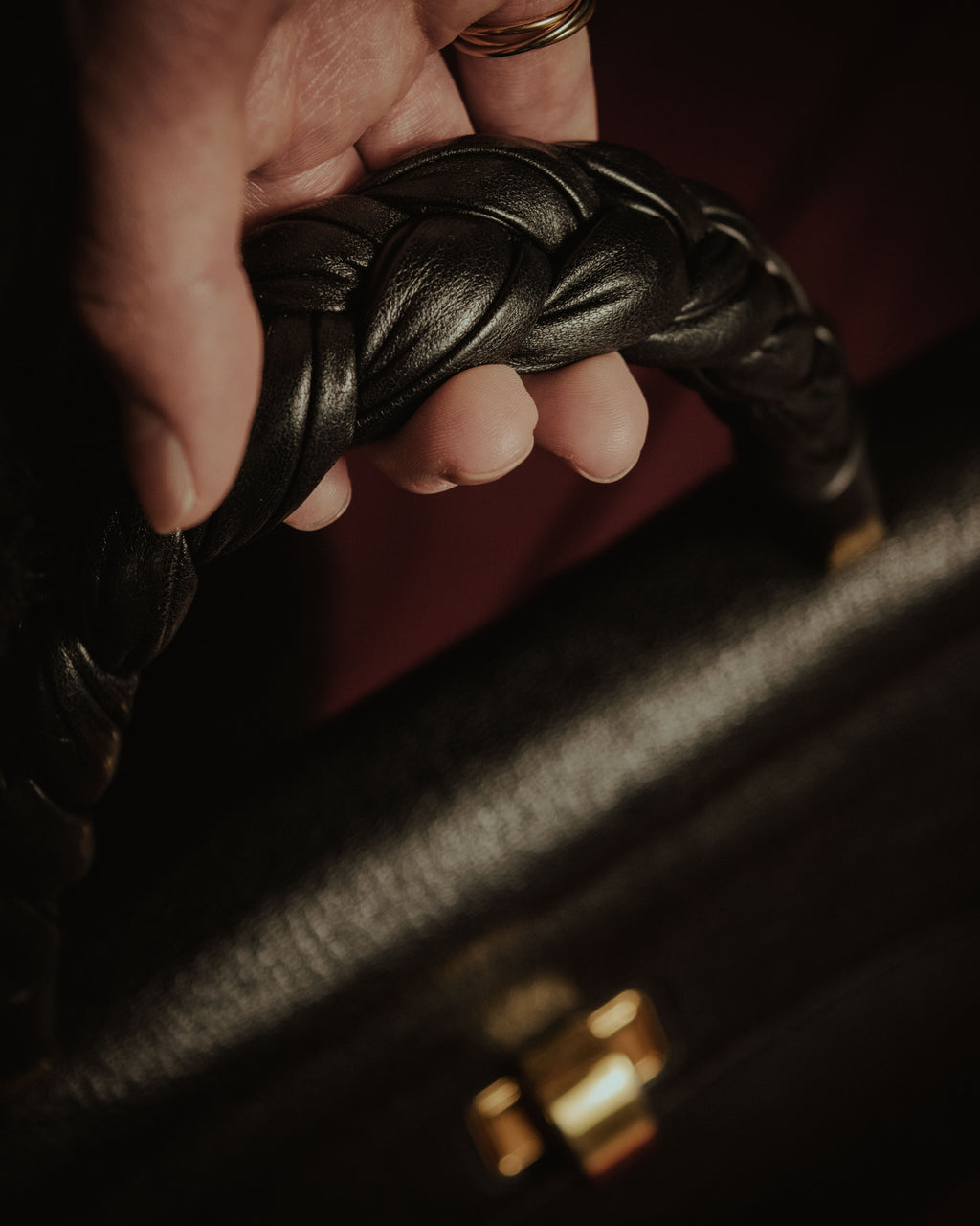 –SPECIAL– "MIU MIU"
00’s Braided-handle grained leather handbag