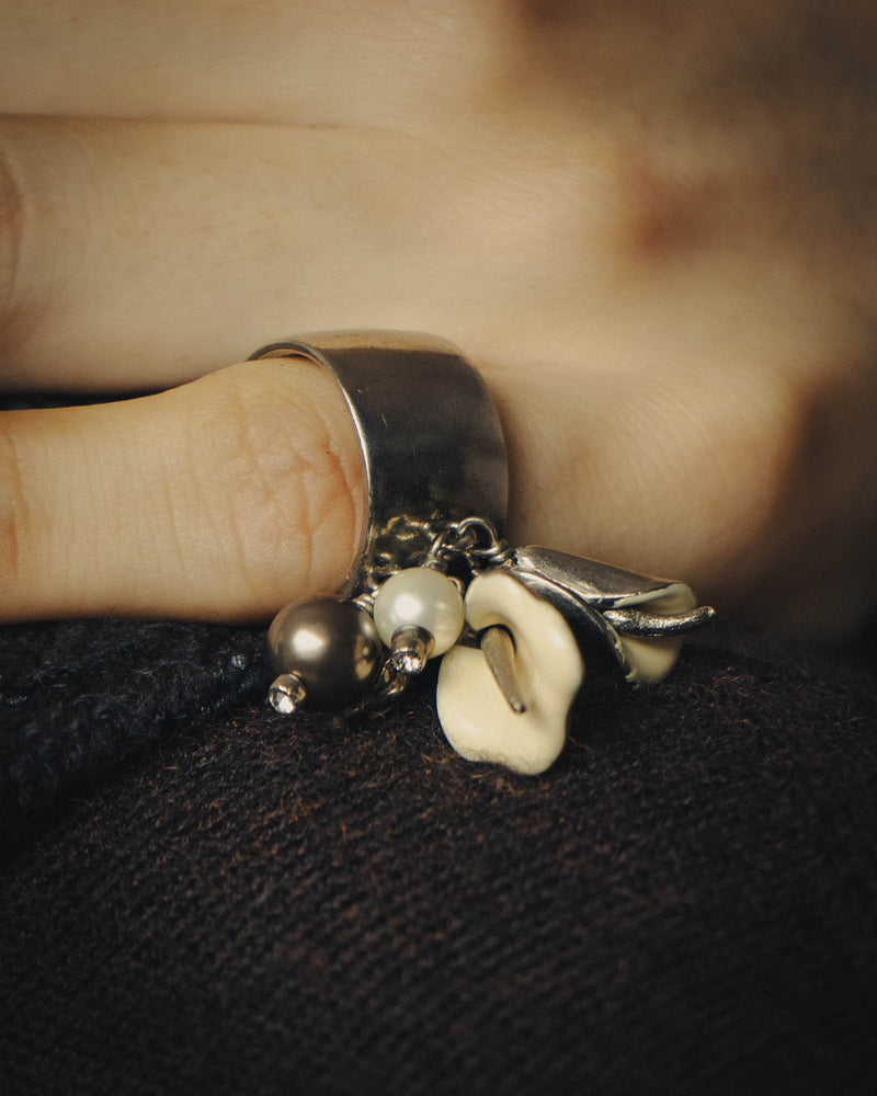 -SPECIAL- “CHANEL” 2005AW charm flower ring