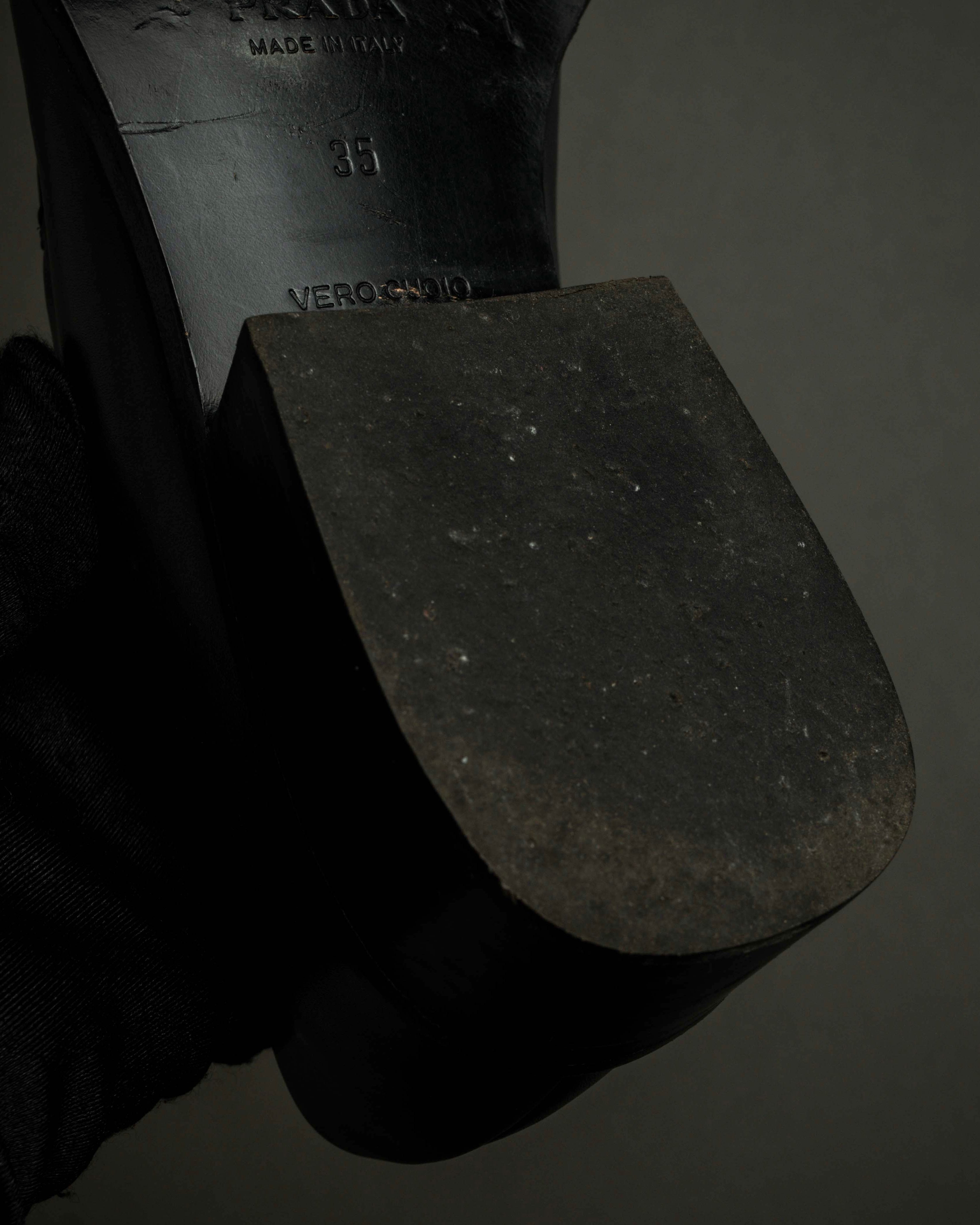 "PRADA" Apron stitch design long nose loafers