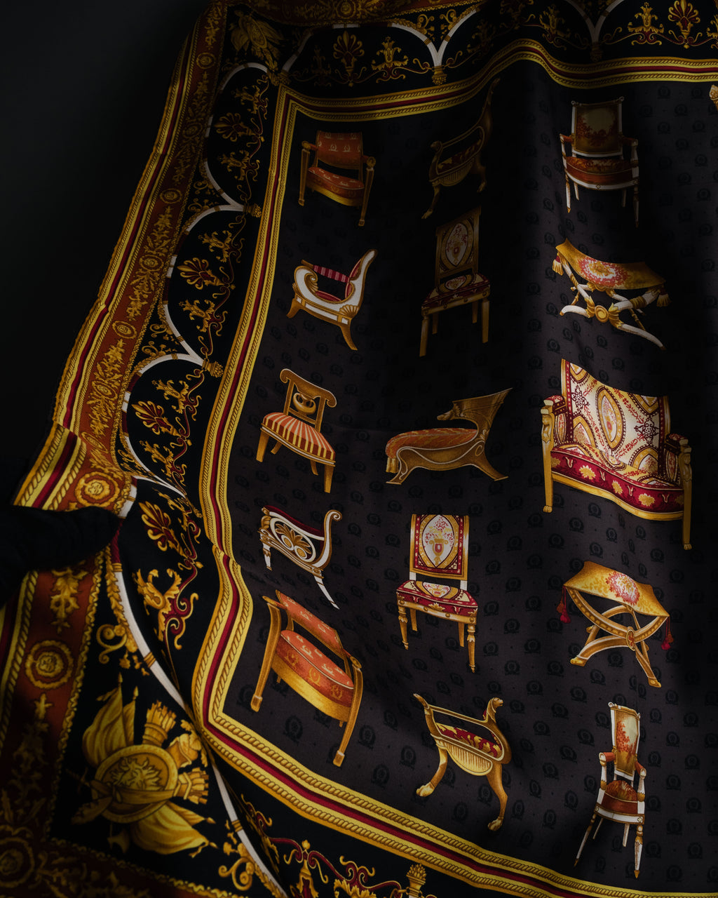 “GUCCI” 90’s-00’s Chair motif silk scarf