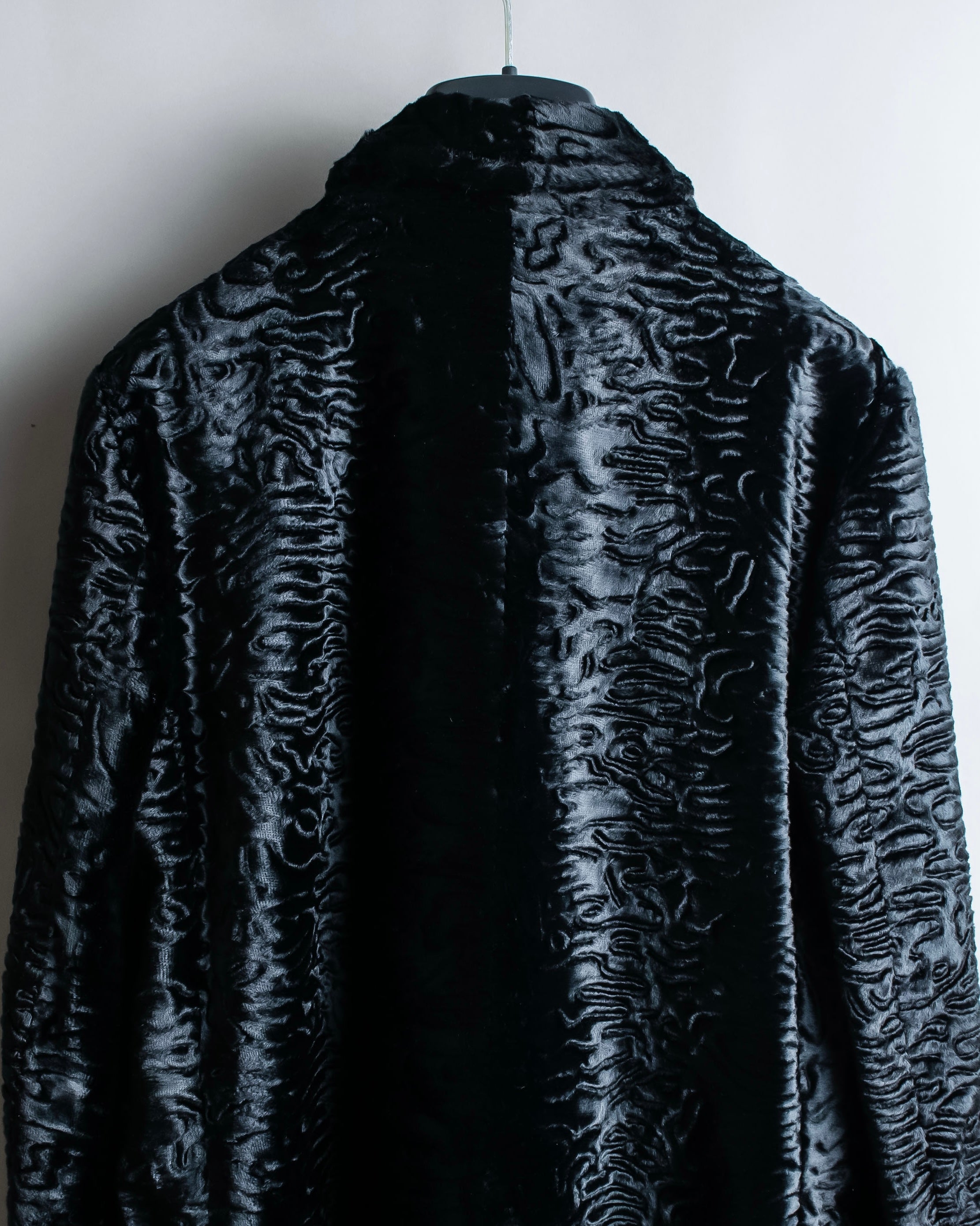 "EMPORIO ARMANI"  Dimensional wave pattern velour like chester coat