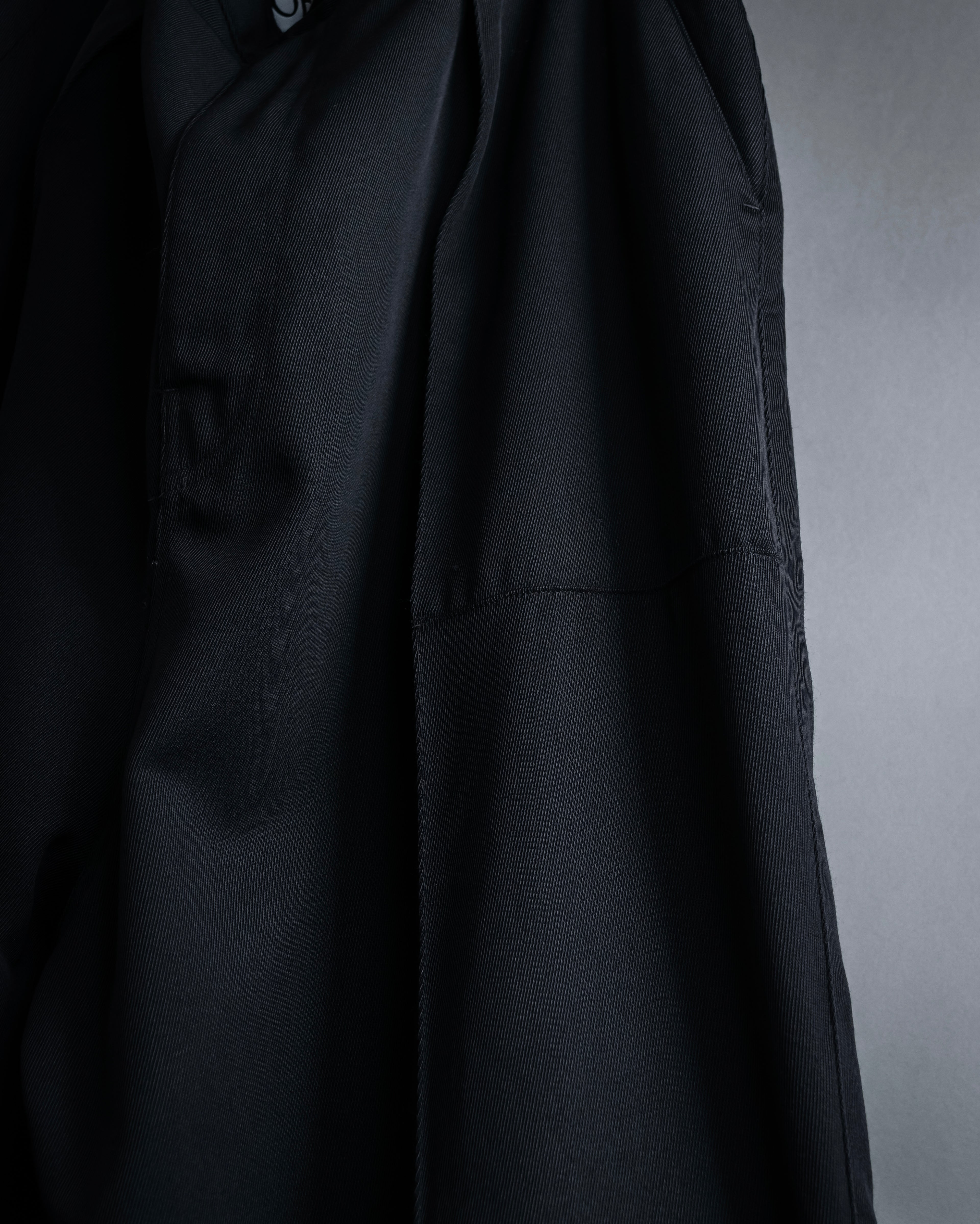 "LOEWE" Three-dimensional pattern design wide slacks