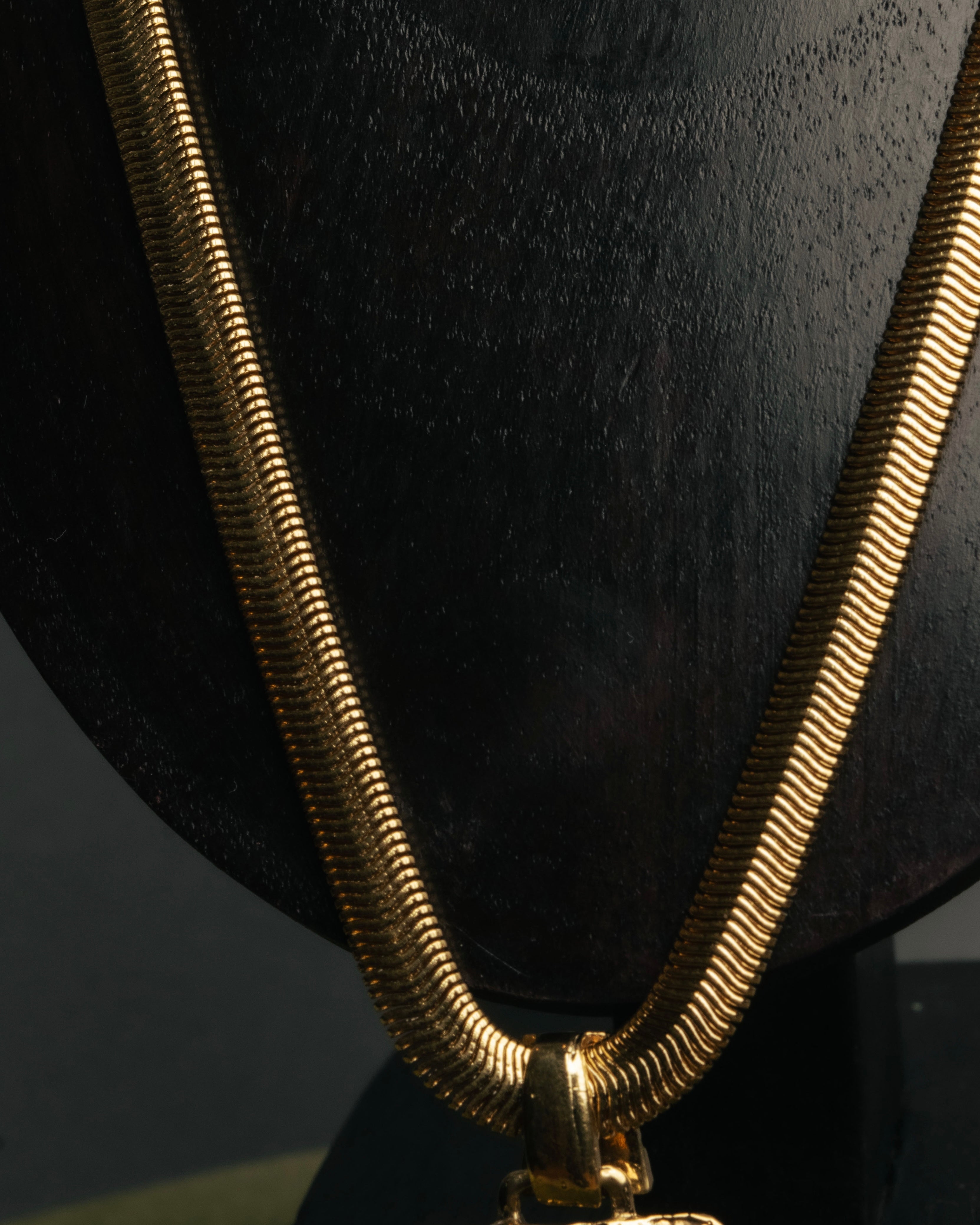 "Yves Saint Laurent" 80's-00's Gold tone textured pendant necklace