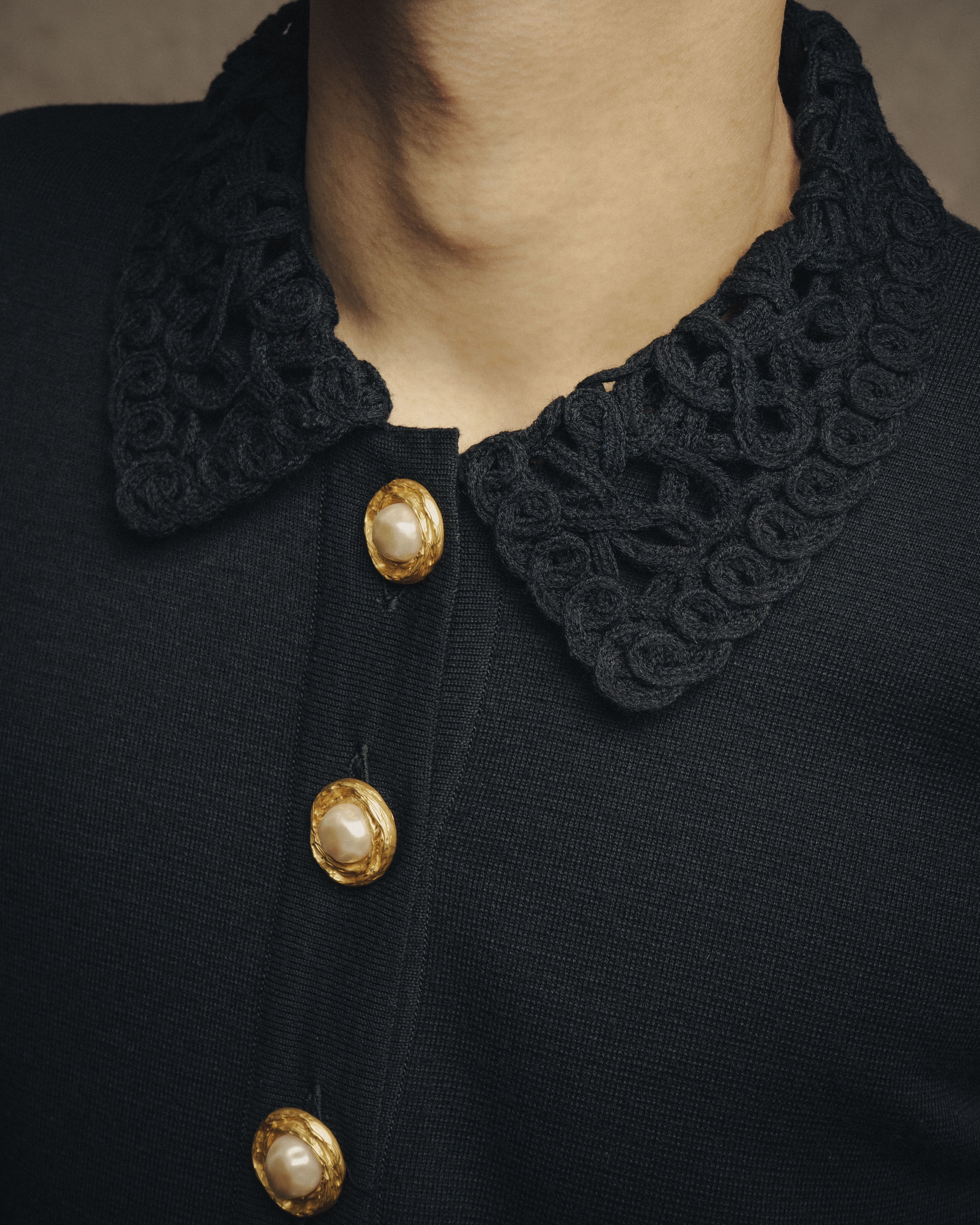 -SPECIAL- “Yves Saint Laurent” 90’s crochet collar pearl button knit pullover