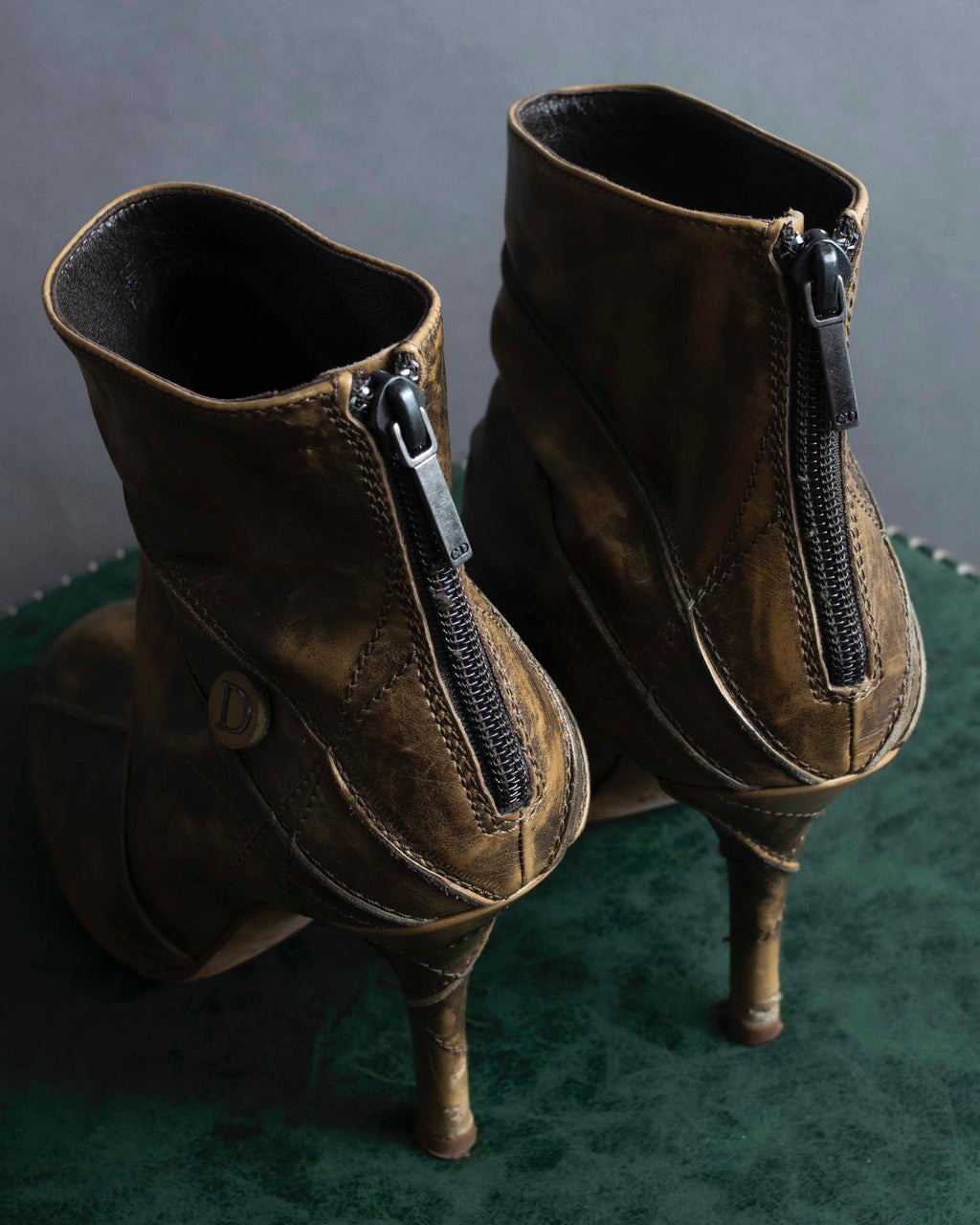 "Dior" Vintage style processing brown heel pumps