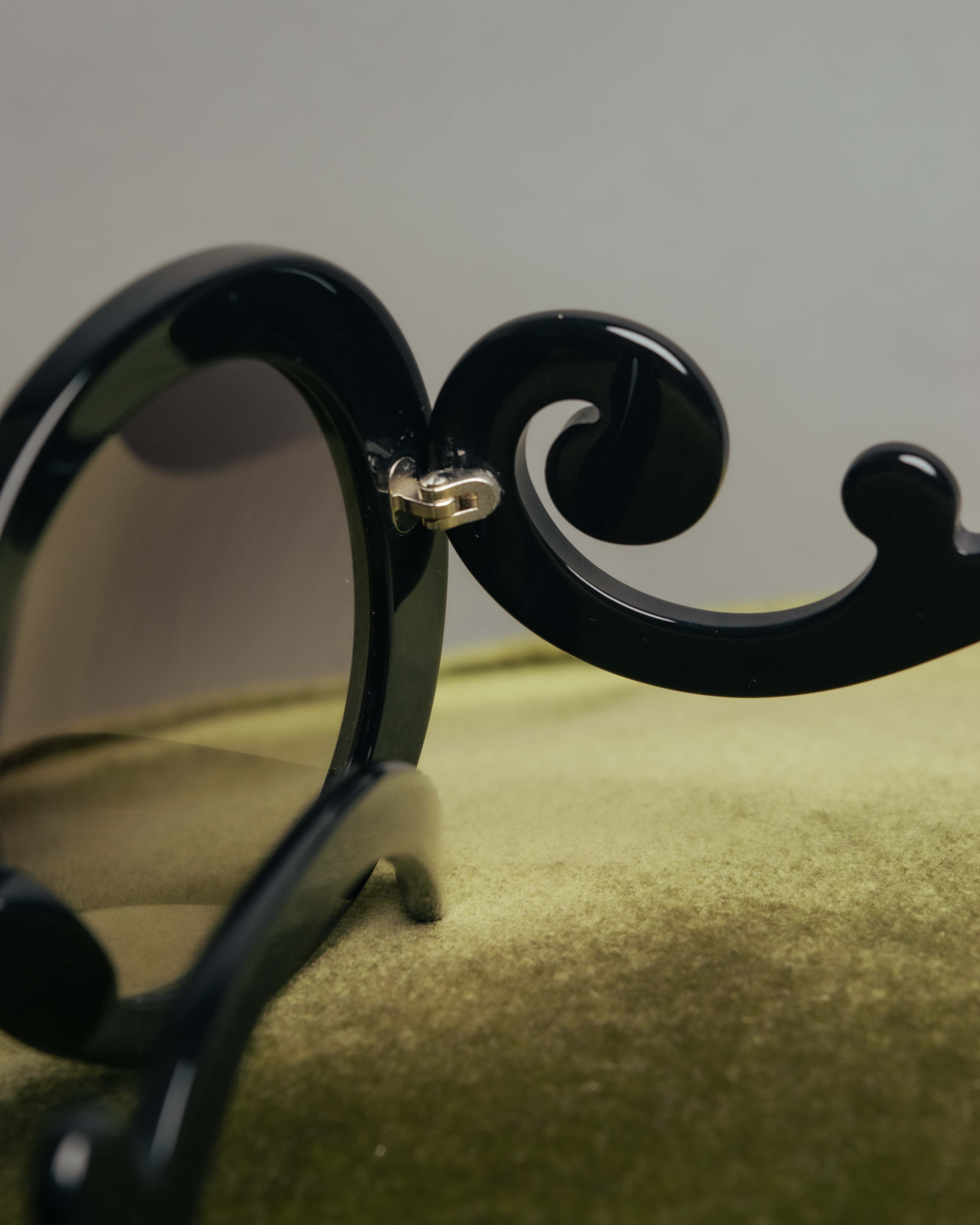 "PRADA" 10's Sculptural baroque sunglasses