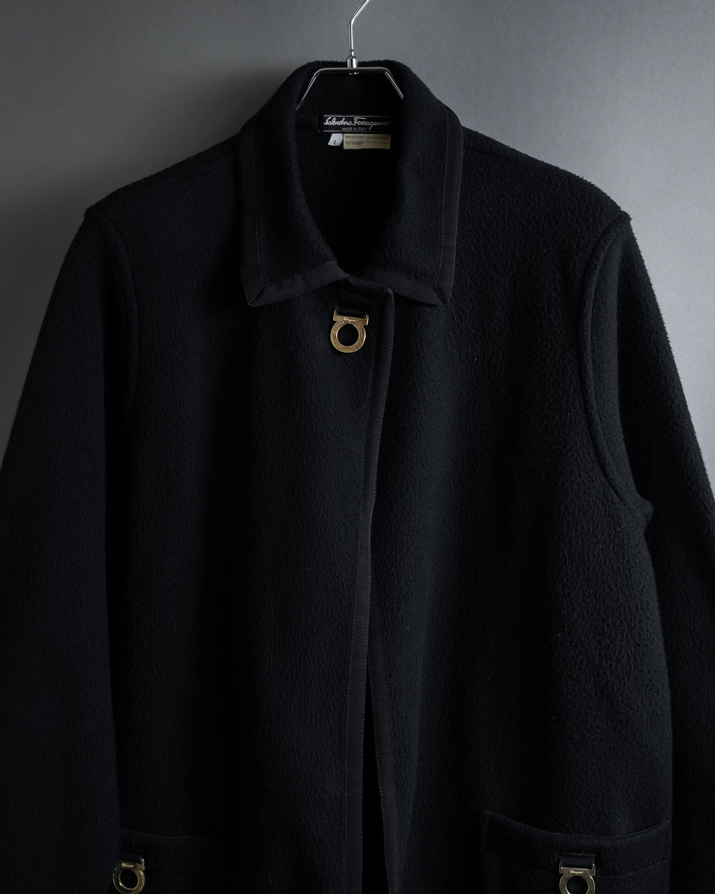 "Salvatore Ferragamo" 90's-00's Gancini motif design box silhouette jacket