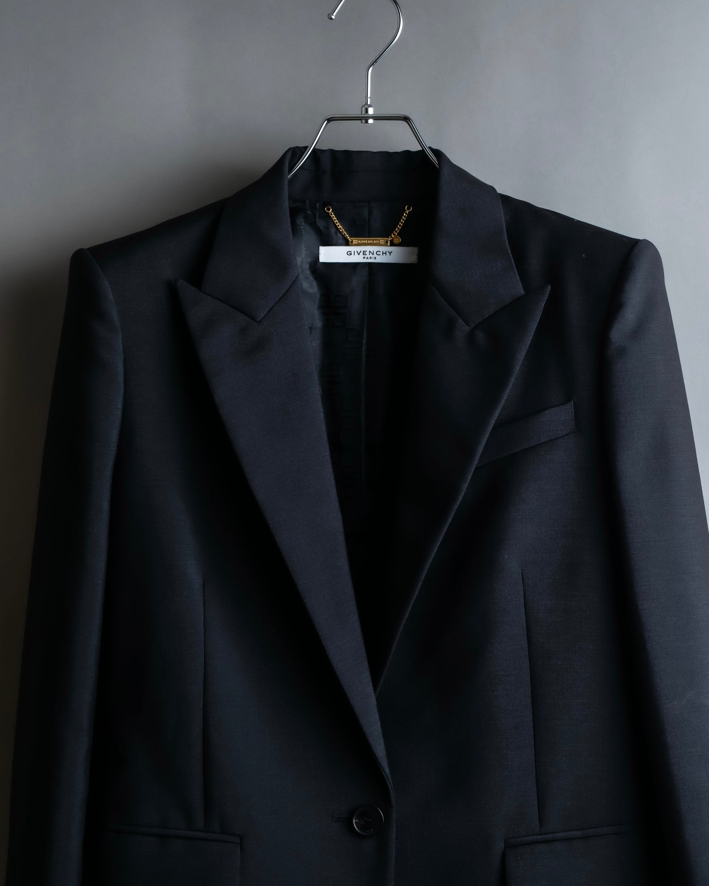 "GIVENCHY" Peak lapel tailored jacket & easy slacks set up